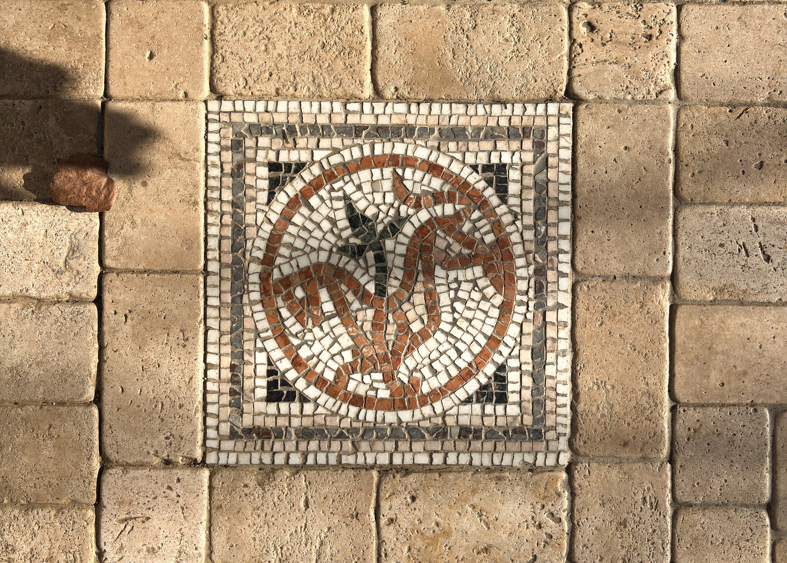 Stylised lion, Hungary