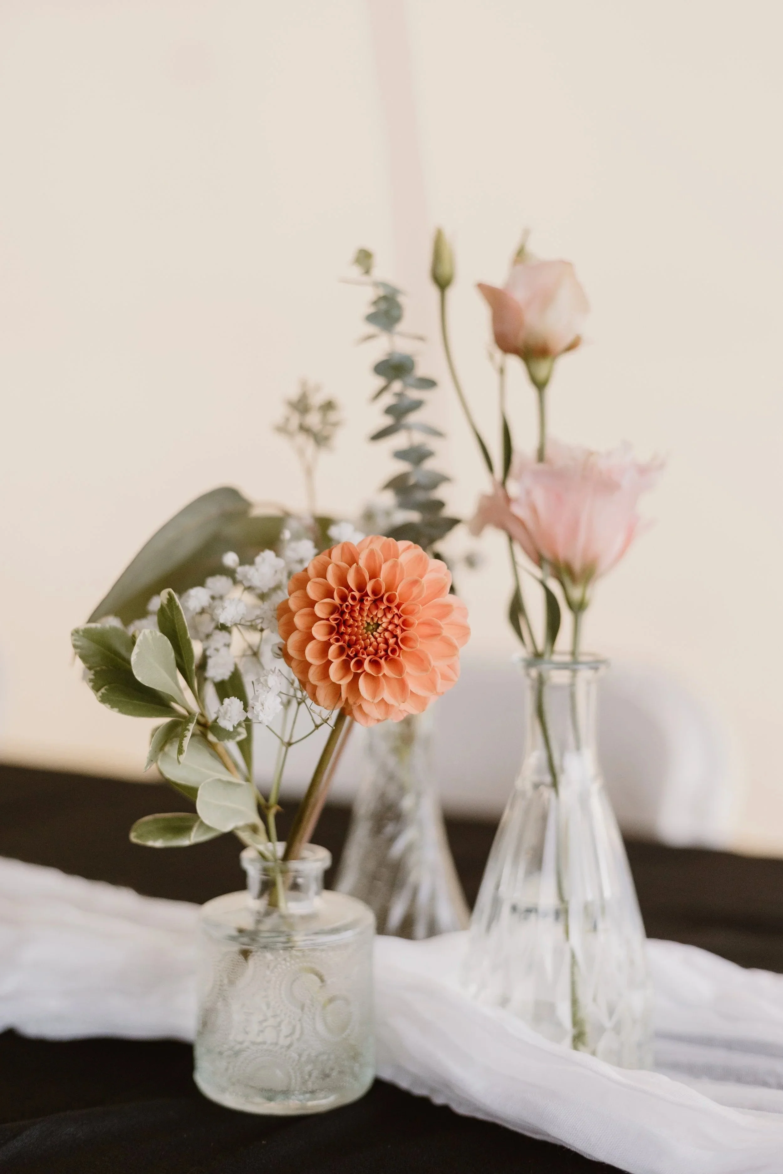 Beautiful Wedding Flowers on a Real-Life Budget