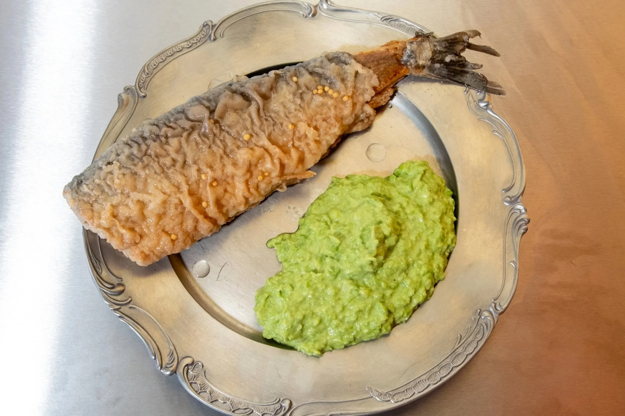 Brathering mit Erbsenpüree