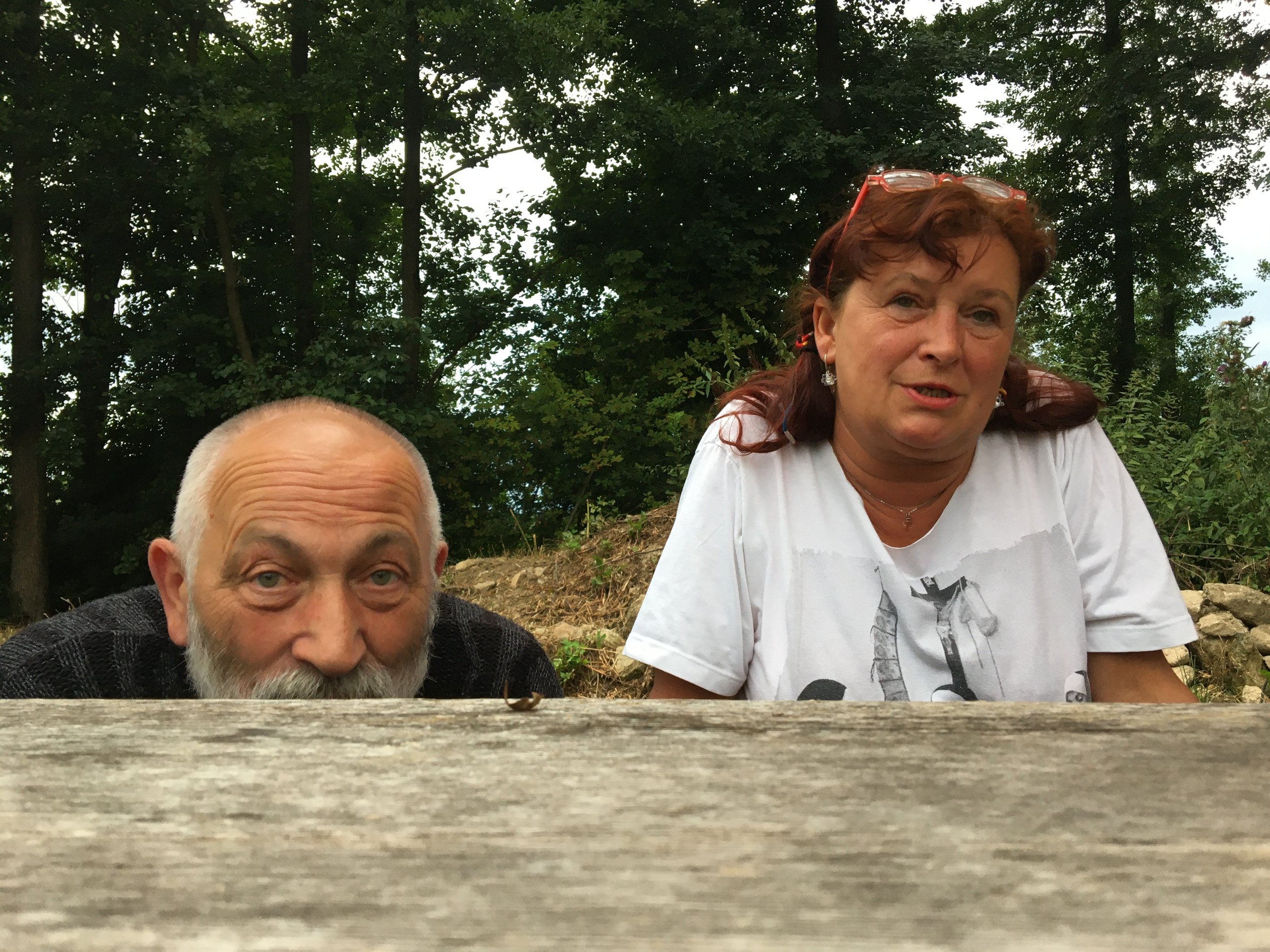 Unobtrusive spectators