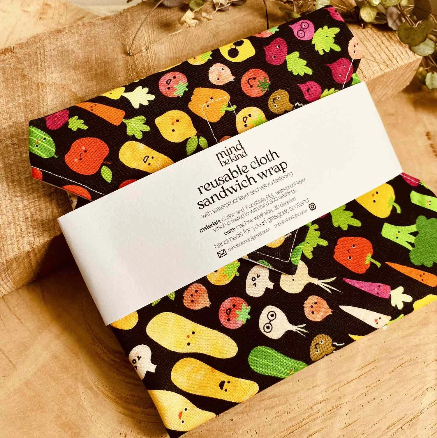 washable cloth sandwich wrap - happy veggies black