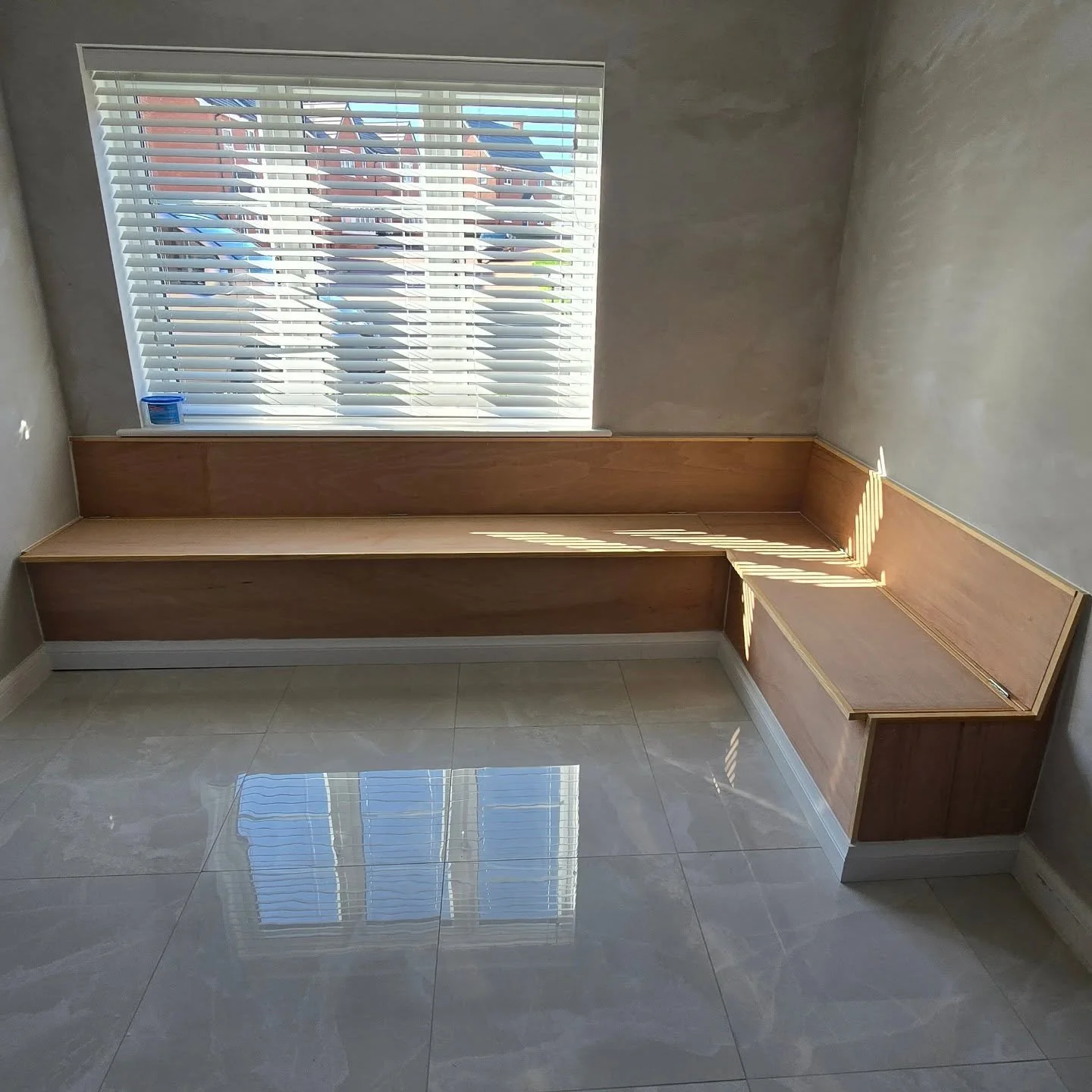 Another little project completed today, This customer had a vision for some corner banquet style seating in her kitchen  that i tweaked to allow for some storage options too. 
All ready for customers decorations!
