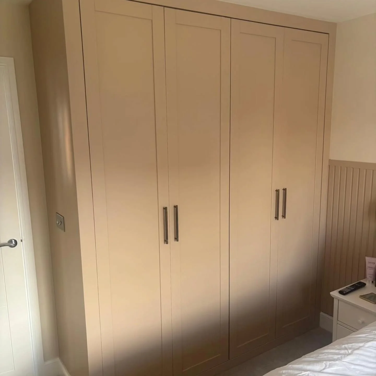 Some bespoke shaker wardobe doors that I made and fitted in Lichfield using @hafeleuk softclose hinges has been decorated and looks amazing 🎨 👏 The customer is happy and has left this glowing 5* review.

"Lewis came to fit 4 wardrobe doors to 