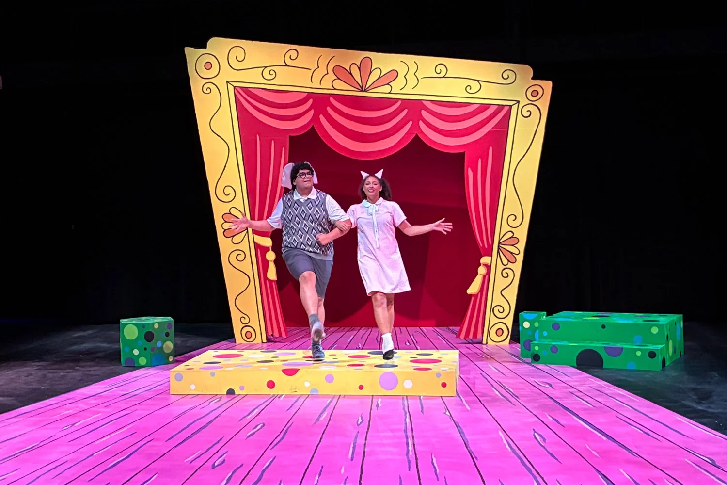 Elephant & Piggie's We Are in a Play!