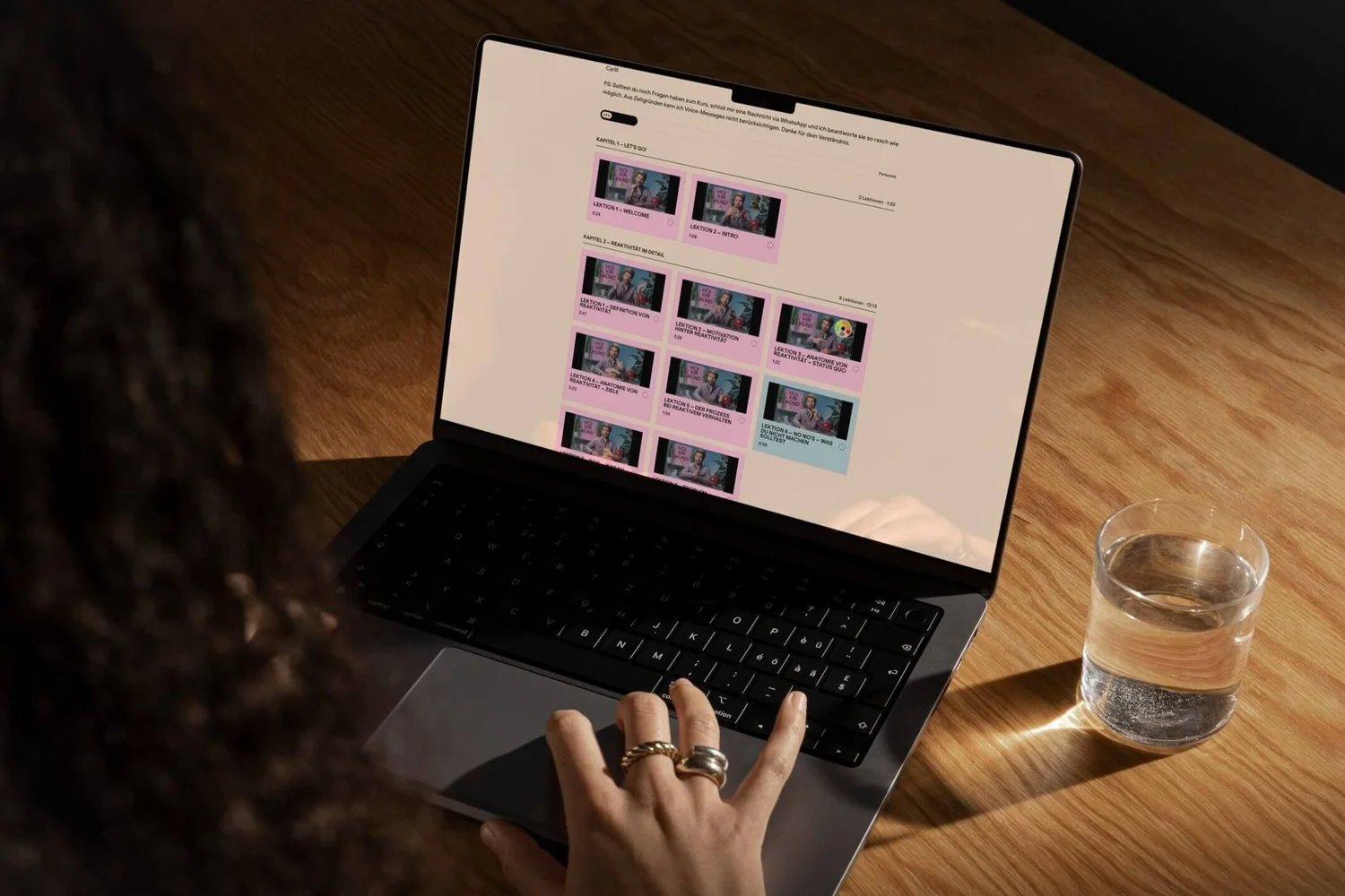 Der Reaktivitäts-Kurs auf dem Laptop