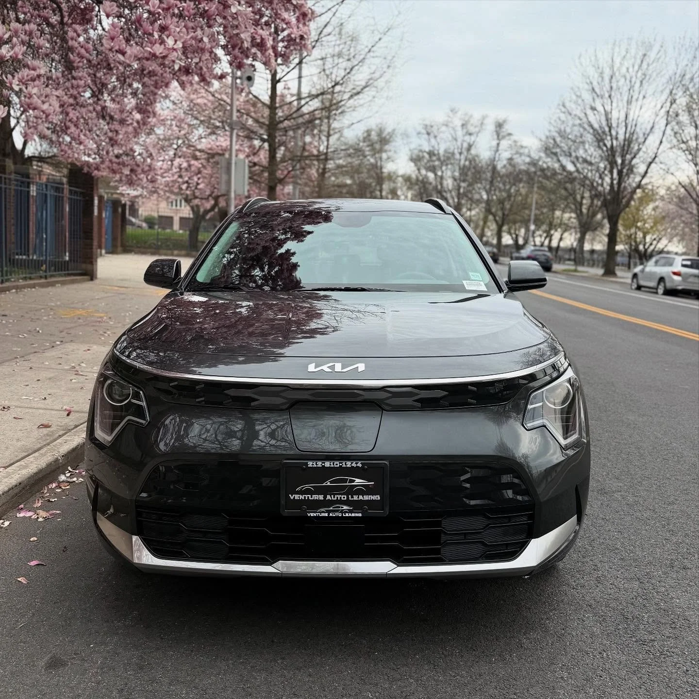 Spring into the future.
The all-new 2025 Kia Niro EV Wind INTERSTELLAR GRAY Interstellar Gray🔘 on Black ⚫️. Delivers sleek style, next-gen tech, and zero emissions&mdash;all wrapped in one electrifying ride.

DM us to get yours today.

#KiaNiroEV #2