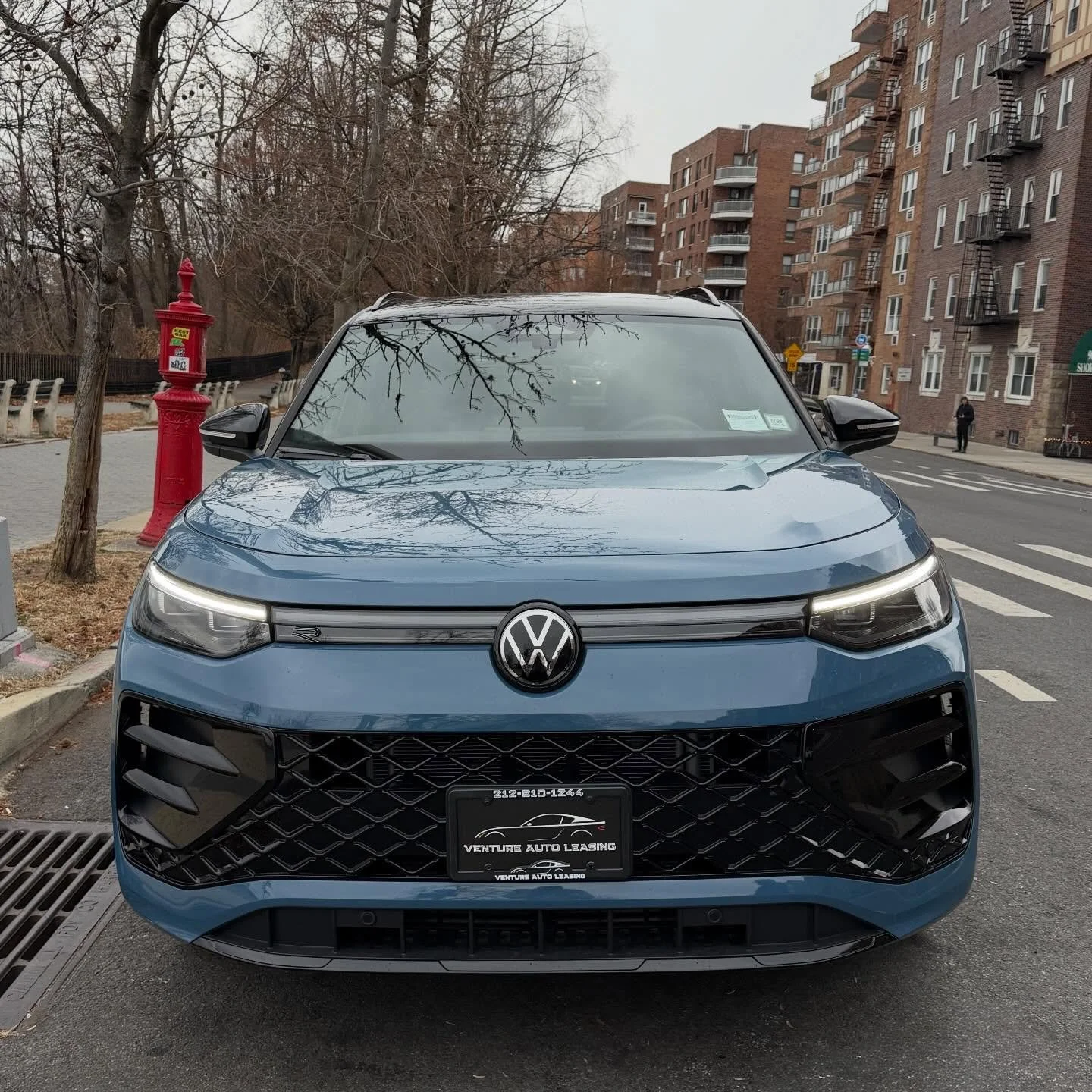The 2026 Tiguan SE R-Line just leveled up 🔥
That aggressive front end, full LED light bar, blacked-out R-Line wheels, and that clean blue finish?? Different.

Step inside and it gets even crazier 👇
Digital cockpit ✔️
Massive touchscreen ✔️
Panorami