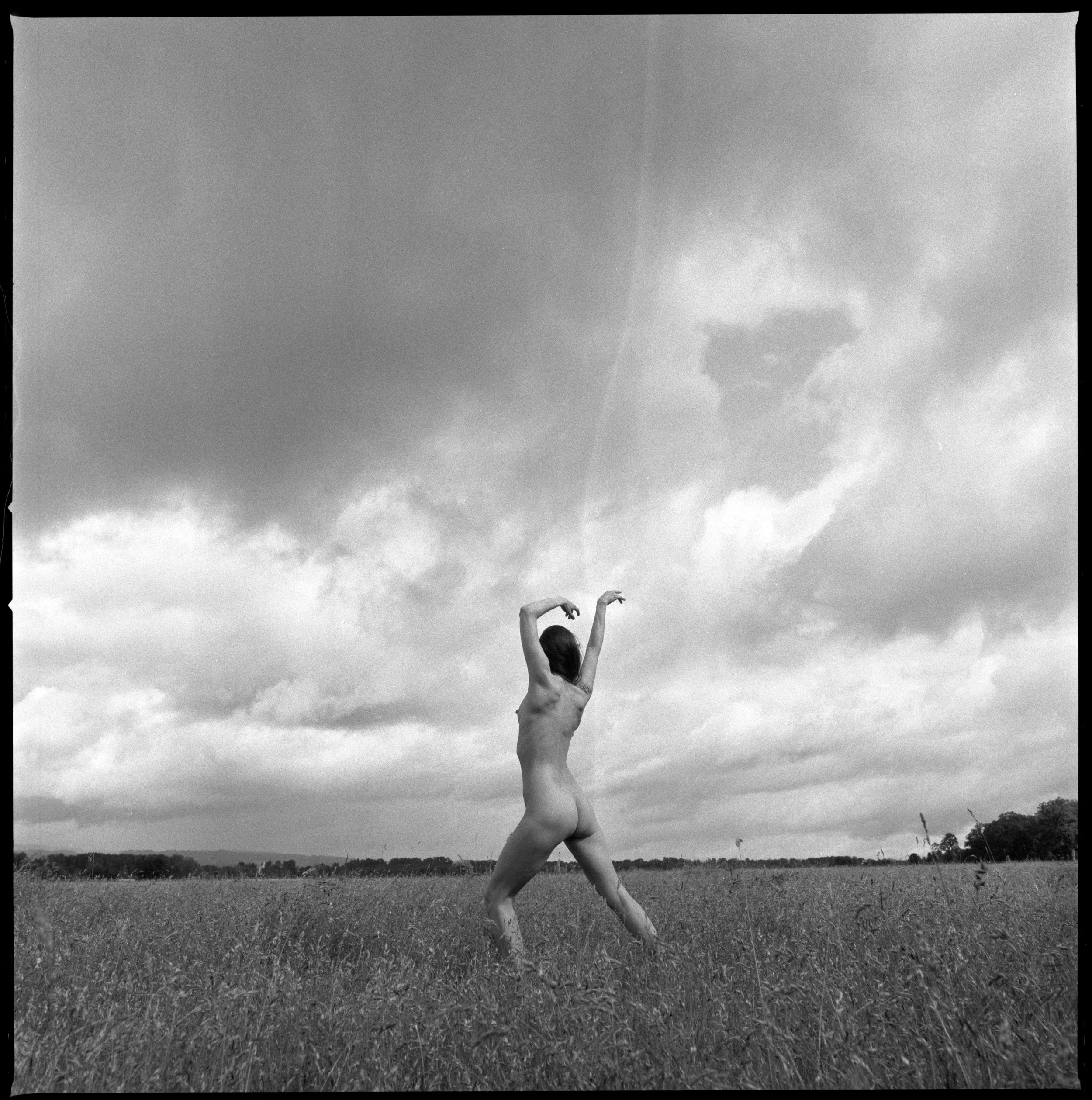 Fine art model Floofie photographed nude with a Hasselblad 500c/m and Ilford HP5 black and white medium format film