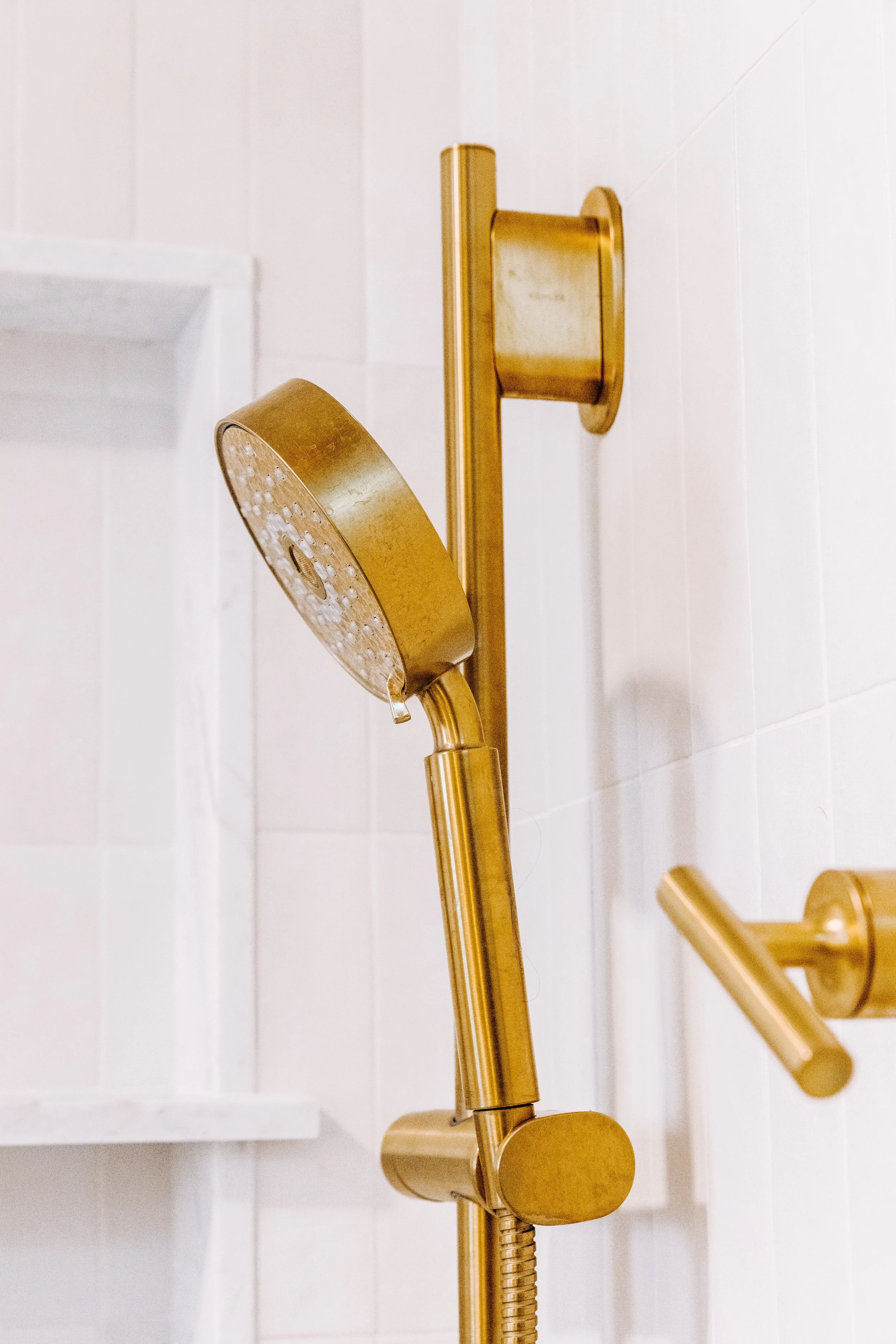 brass-detachable-handheld-shower-head.jpg