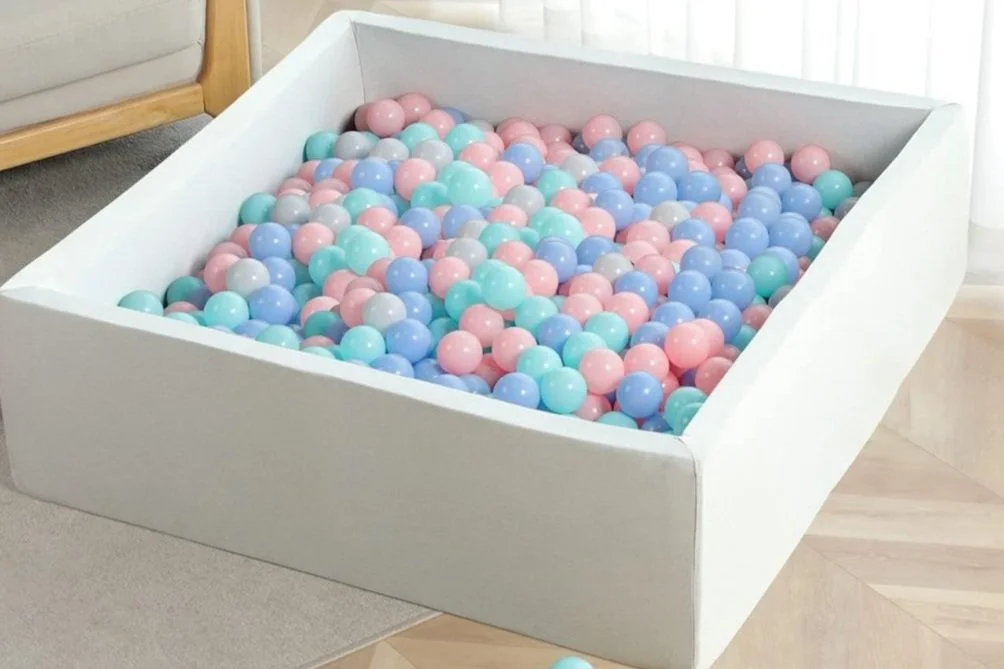 Children's ball pit