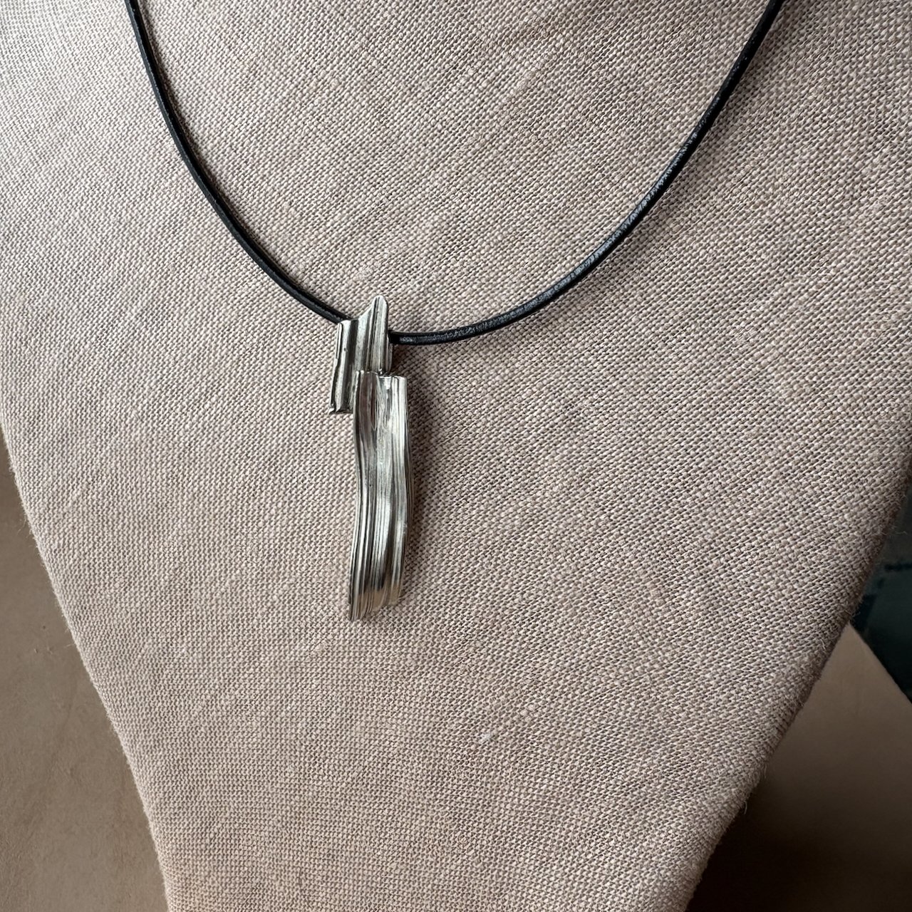 Mitsuro Ribbon Necklace