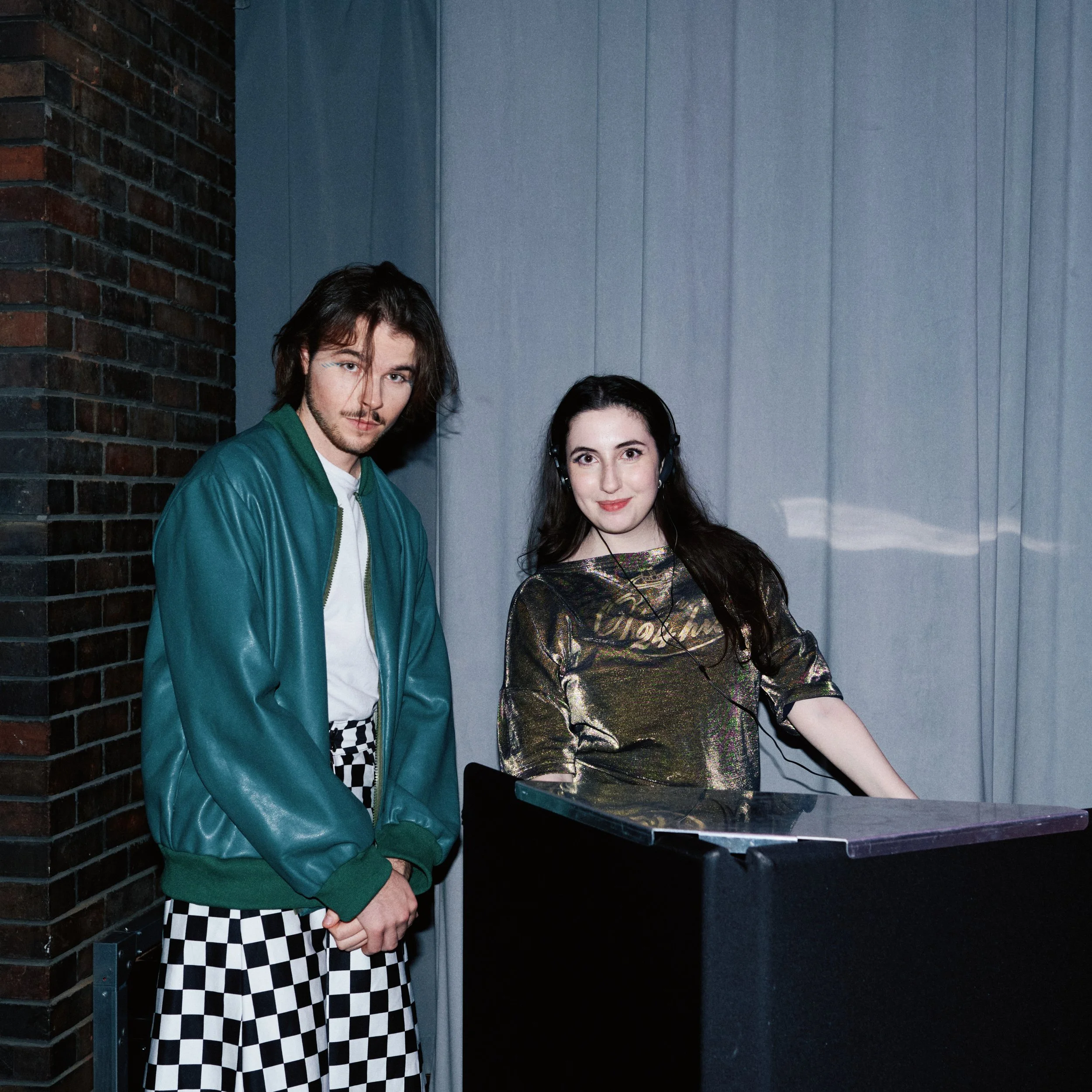 Fuchsia_backstage_preshow_008.jpg