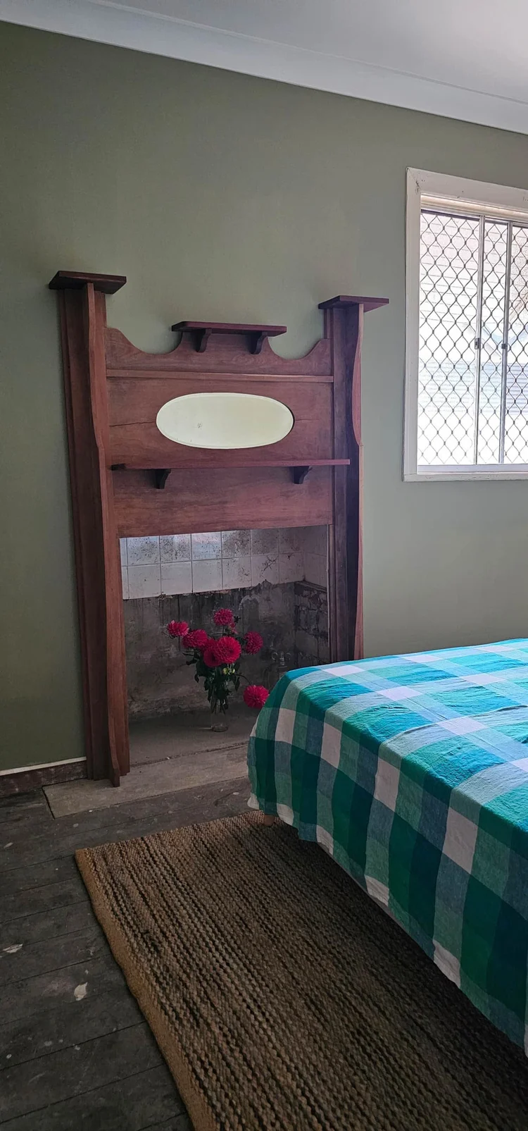 Sage bedroom with antique furniture, Gnowangerup cottage stay