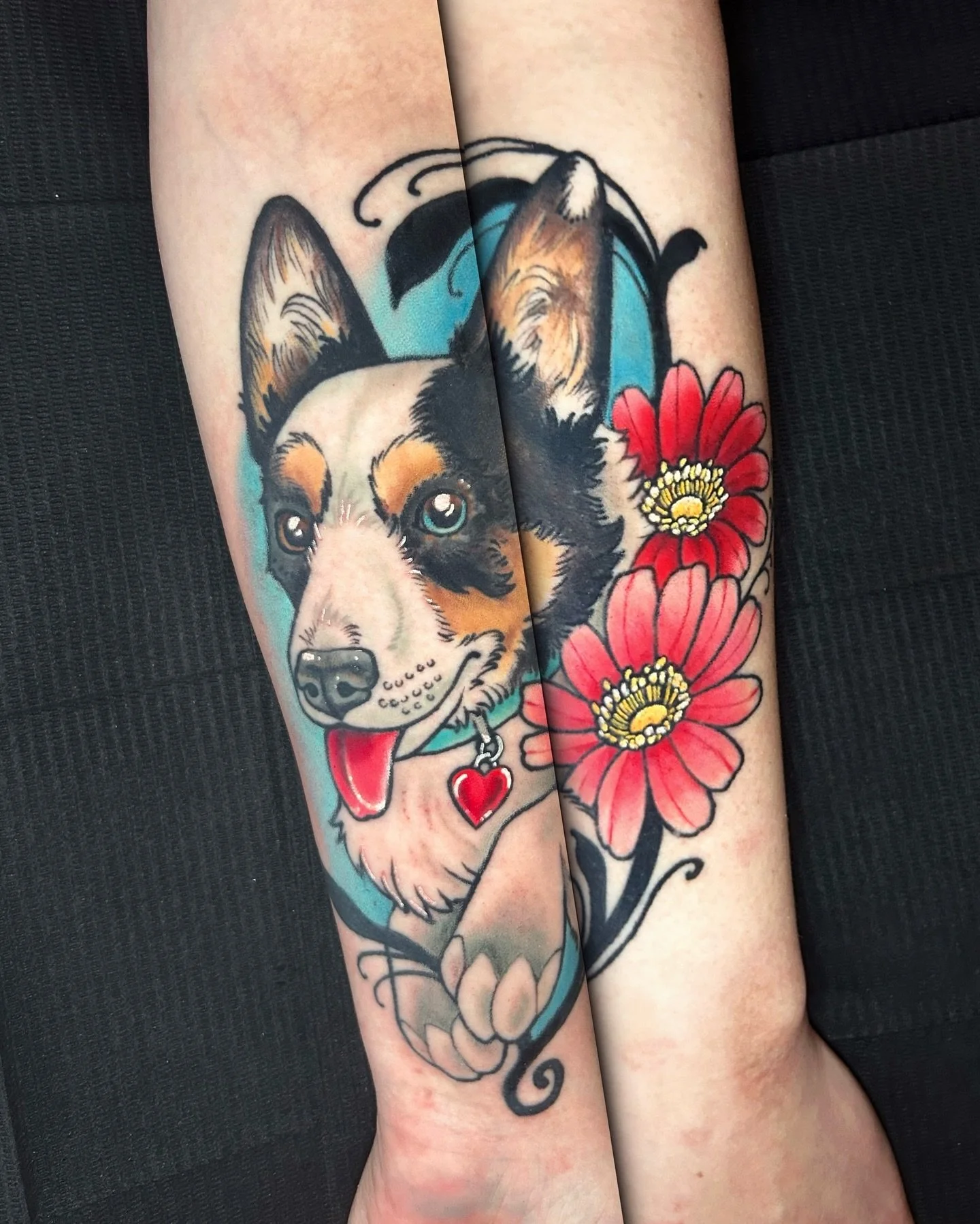 Casanova🌼

Custom pet portrait for @chehassi of Casanova! Thank you for sitting with me for this and trusting me with creating a memorial piece for this little guy!

Mostly healed and some fresh!
.
.
.
#wisconsintattooartist #milwaukeetattooartist #