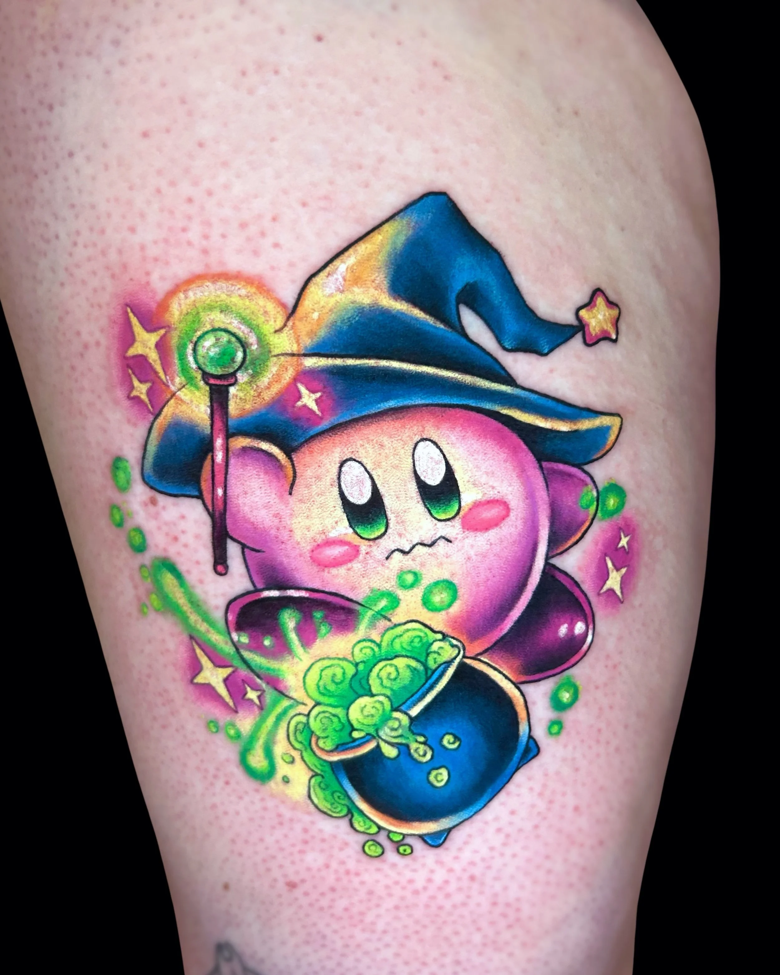 Witch Kirby ✨

Little guy is trying his best at casting spells! Witch inspired Kirby from my Halloween Kirby flash ✨ Bit behind on posting but got to do this not long ago in April 💖 Thank you so much Lizzy for nabbing this guy!

#milwaukeetattooarti