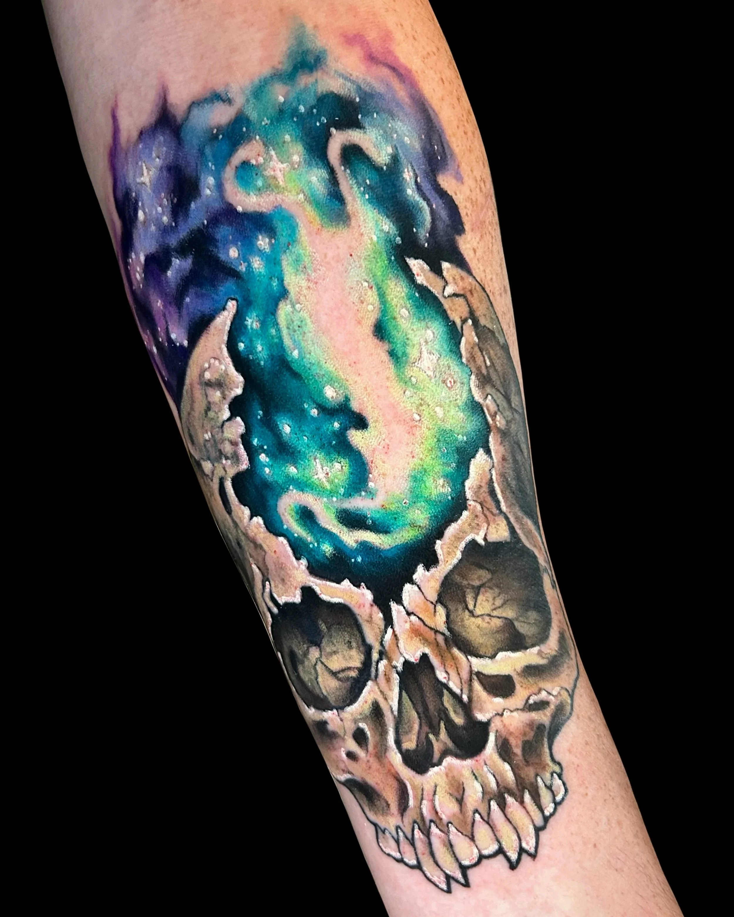 Madman&rsquo;s Knowledge 💀✨

Madman&rsquo;s Knowledge from Bloodborne tattoo! + Bonus mini coverup achievement✨

&ldquo;Making contact with eldritch wisdom is a blessing, for even if it drives one mad, it allows one to serve a grander purpose, for p