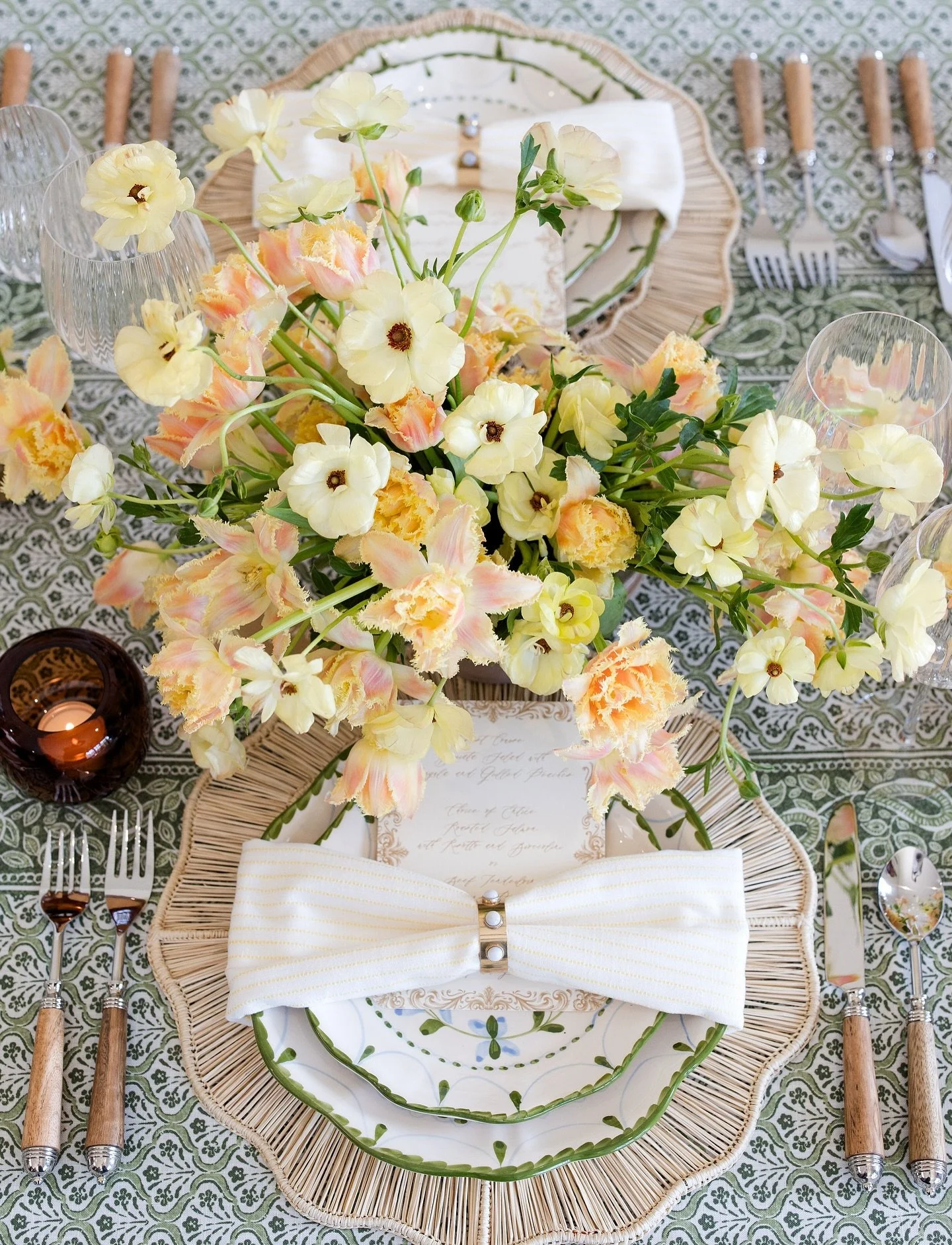 Still swooning over this playful mix of color, pattern and texture! 

Planning &amp; Design:&nbsp;@planoniteventsanddesign
Venue:&nbsp;@oneeleveneast
Photographer:&nbsp;@ellereauxphoto
Tabletop rentals:&nbsp;@therayescollection
Florist:&nbsp;@florafe