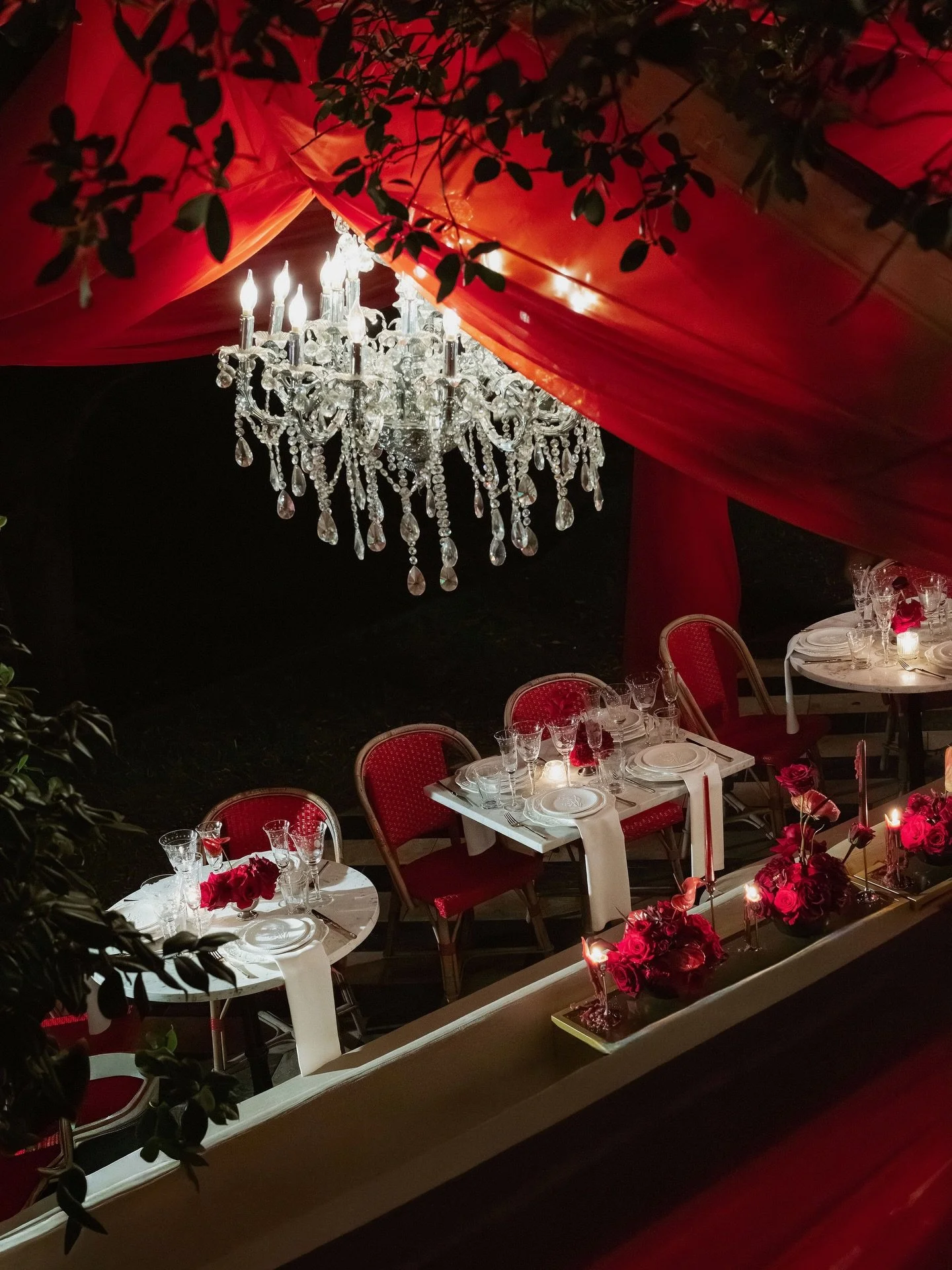 A tr&egrave;s chic farewell to the year for Hotel Saint Cecilia members.

Venue: @hotelsaintcecilia 
Planner/Designer: @bettsandcoevents 
Photographer: @sarahtribettphoto 
Flowers: @prado.floral 
Tabletop Rentals: @therayescollection 
Rentals: @lootr