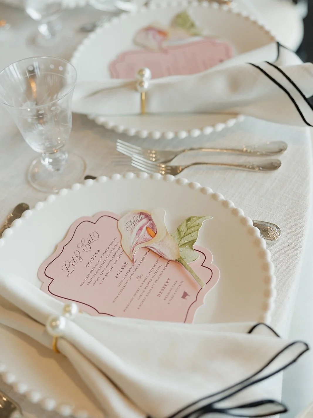 A table worthy of the love it was celebrating!

Planning: @kaileerobertsdesign
Venue: @letesserae 
Photo: @chandlerjphoto
Florals: @truthandblooms
Tabletop rentals: @therayescollection
Rentals: @tablemannerstx
Linens: @bbjlatavola @nuagedesigninc
Sta