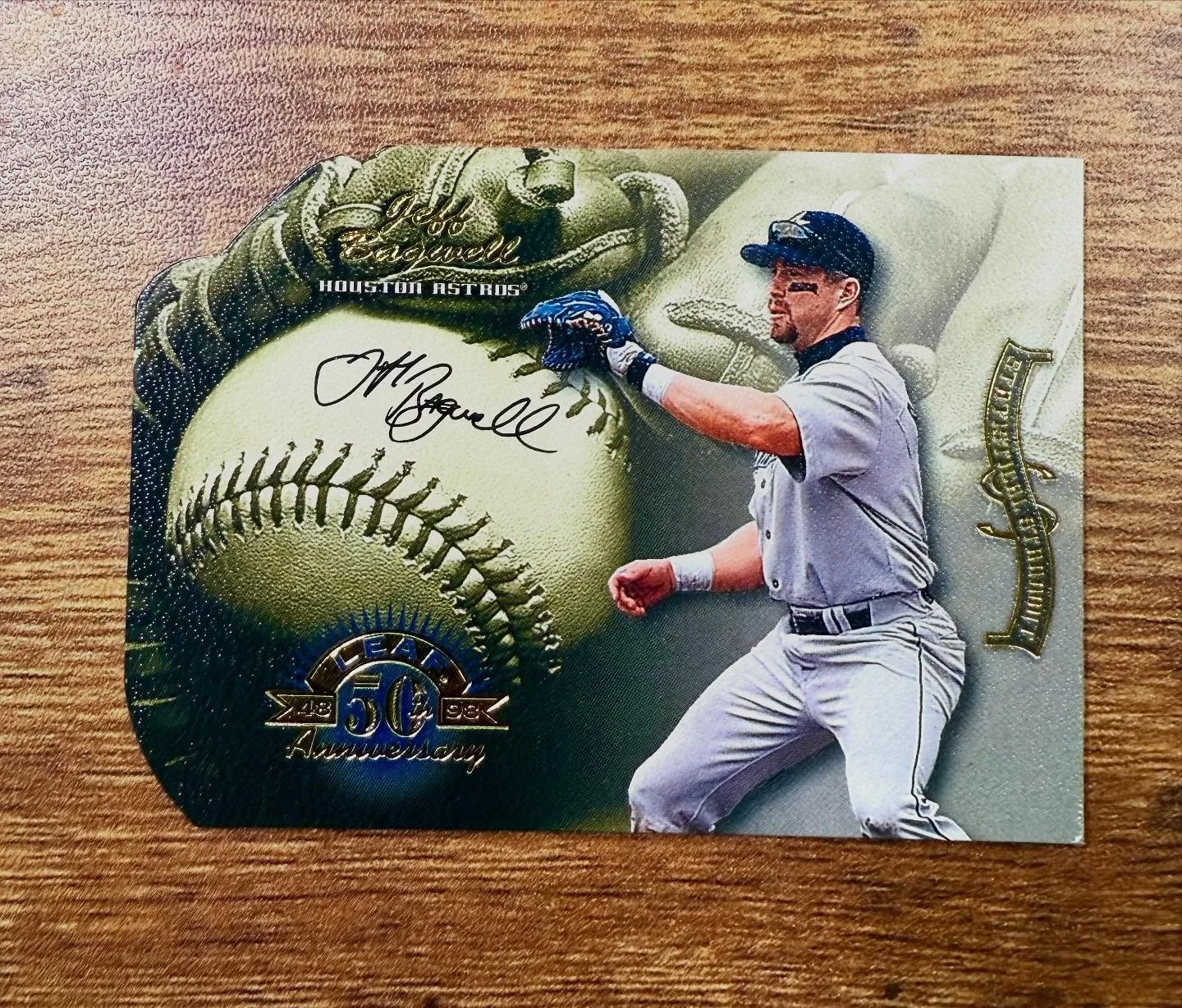 3/13 from &lsquo;B&rsquo; in the alphabetized portion of the PC. 1998 leaf statistical standouts die cut /250 Jeff Bagwell. I love 1997 and 1998 leaf, great inserts, sneaky rare parallels and an overall &lsquo;lux&rsquo; feel to the product while sta