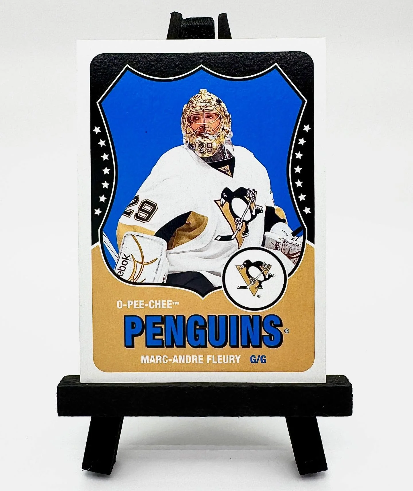 2009-10 O-Pee-Chee Marc-Andre Fleury Blank Back SSP Easter Egg

Most people that I follow who also follow my collection know how much I enjoy hunting down blank back parallels from past OPC releases. The fact that one popped up with Flower wearing my