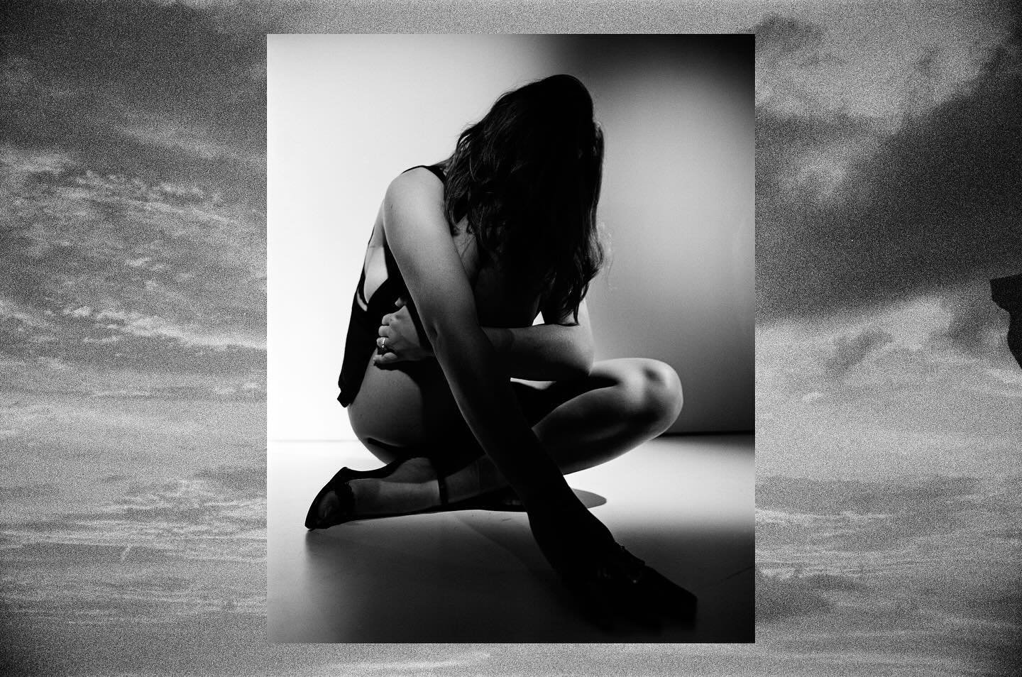 Darkness imploded. // series of film photos shot with @antioch_studio blended with my own from the end of last year! 🎞️

#filmphotography #blackandwhitephotography #35mm #filmisnotdead #blackandwhitefilm #cityphotography #nycartist #shapes