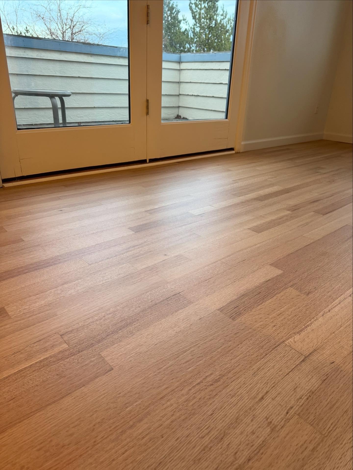 ➡️➡️➡️Some transformation shots of this heavy Amber with about 20 years of poor maintenance, the new owners now have something ready for another 20years . #elevatedhardwoodfloors #hardwoodfloors #floor restoration