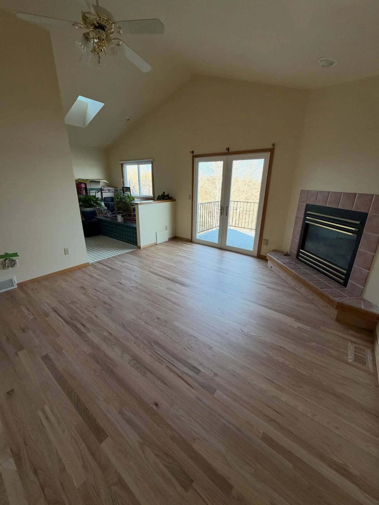 Those low sheens in bright areas 👌🏻 soft appearance with all the durability. @micah_loberg_and_lobawakol loba on top .
Trends come and go , we don&rsquo;t worry about what&rsquo;s popular for the upcoming year we worry about what the client is afte