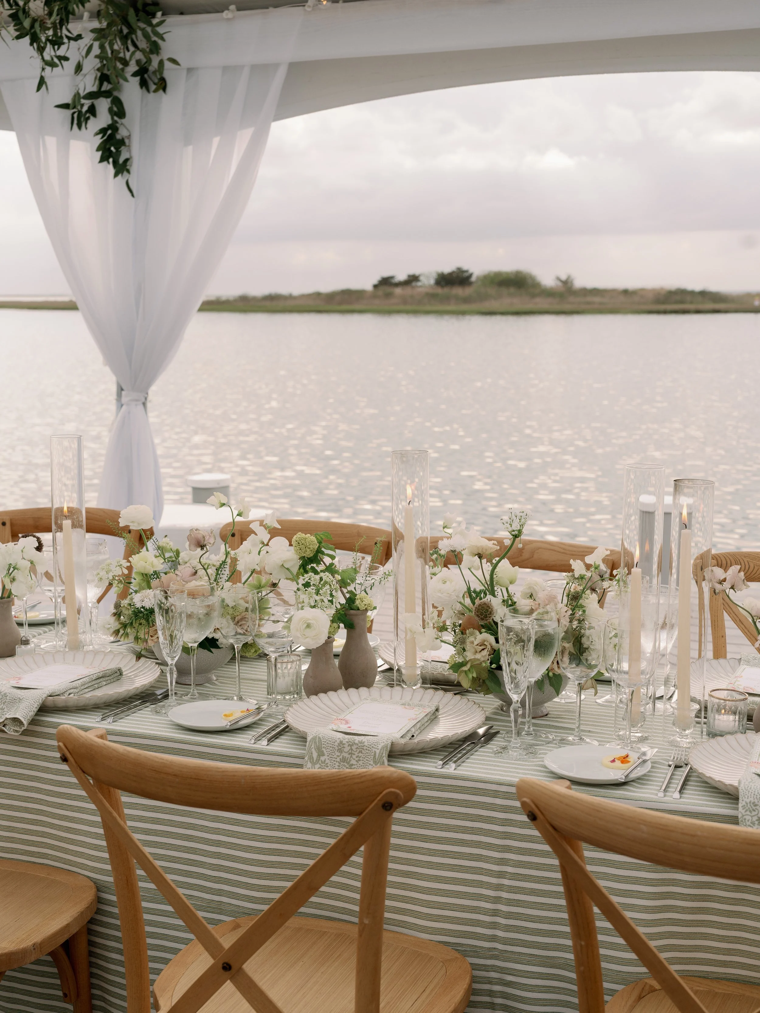little-egg-harbor-yacht-club-tented-wedding-glassware-lamps-charger-plate_023.jpg