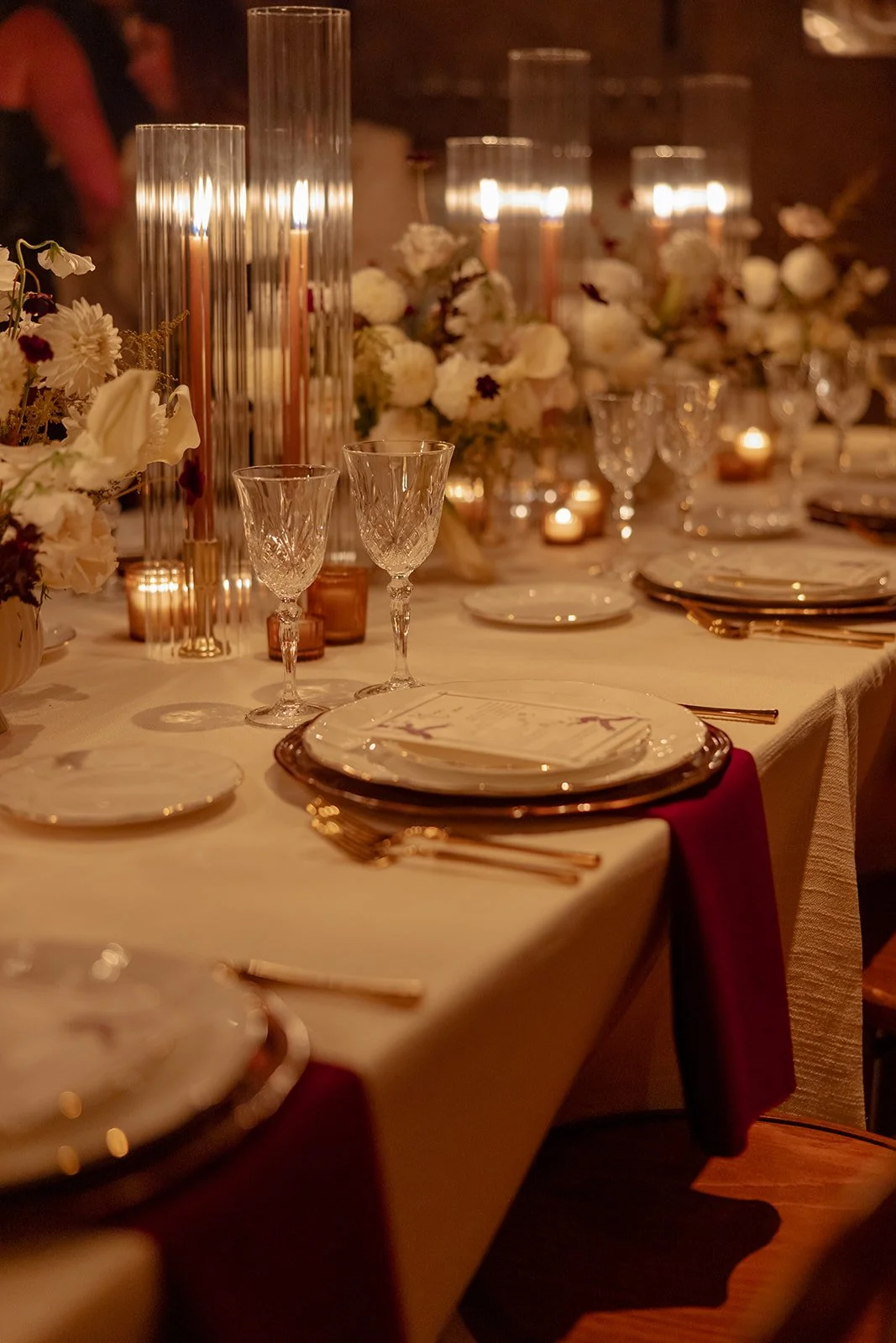 forgione-nyc-luxury-micro-wedding-tableware-glassware-charger-flatware-linens-dinnerware_1.jpg