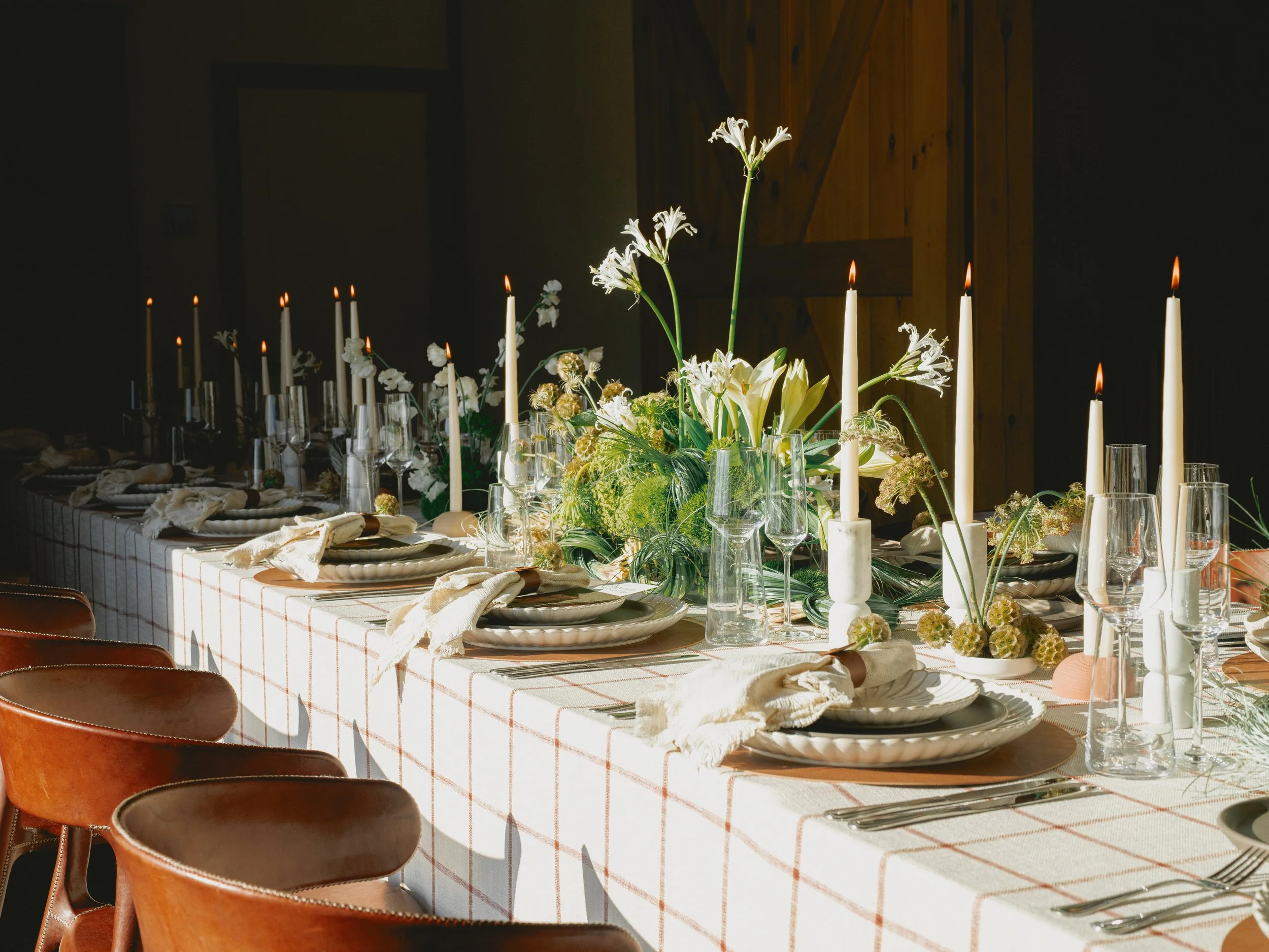 auberge-upstate-luxury-wedding-tableware-glassware-charger-flatware-linens-dinnerware_5.jpg