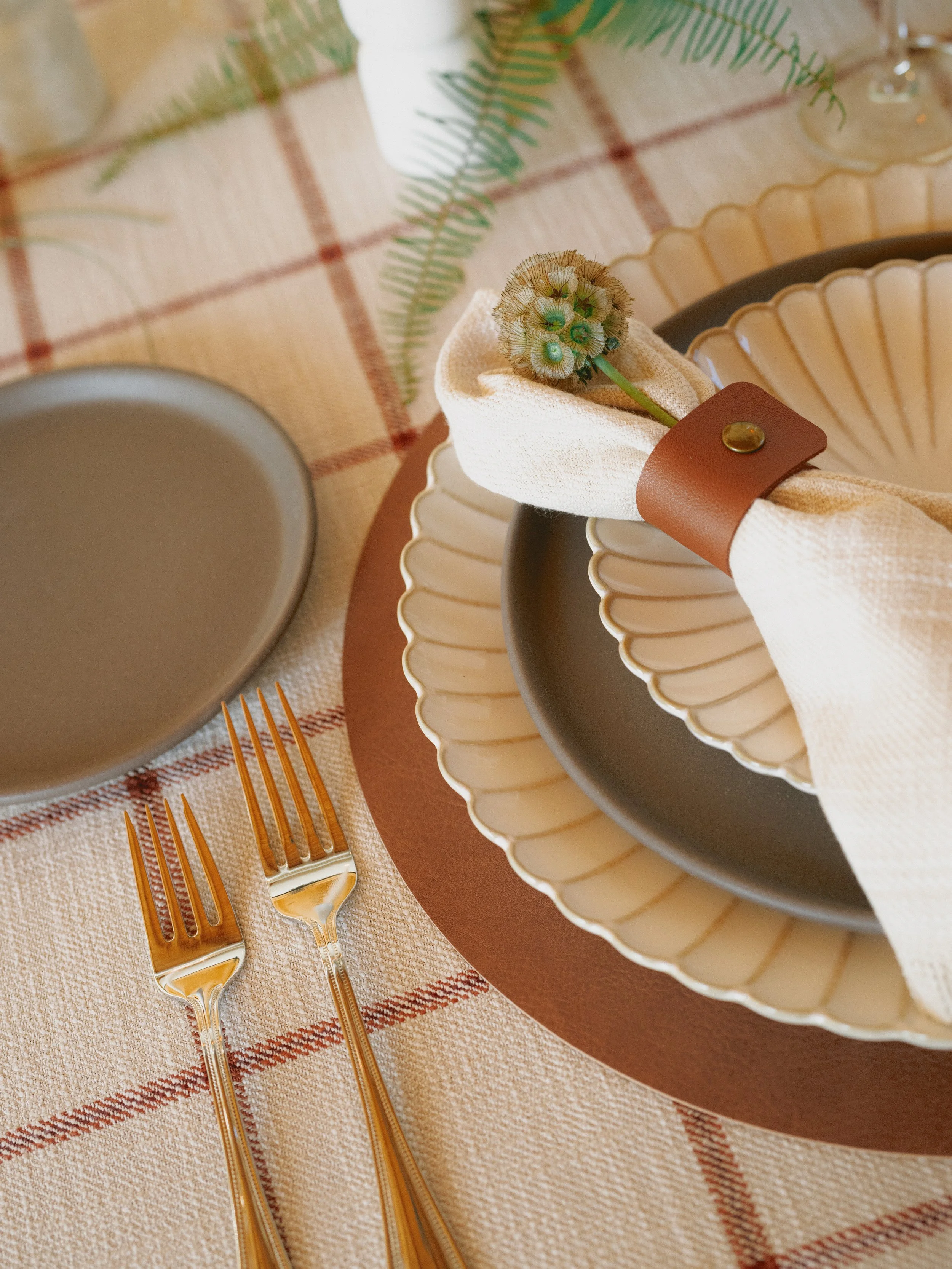 auberge-upstate-luxury-wedding-tableware-glassware-charger-flatware-linens-dinnerware_13.jpg