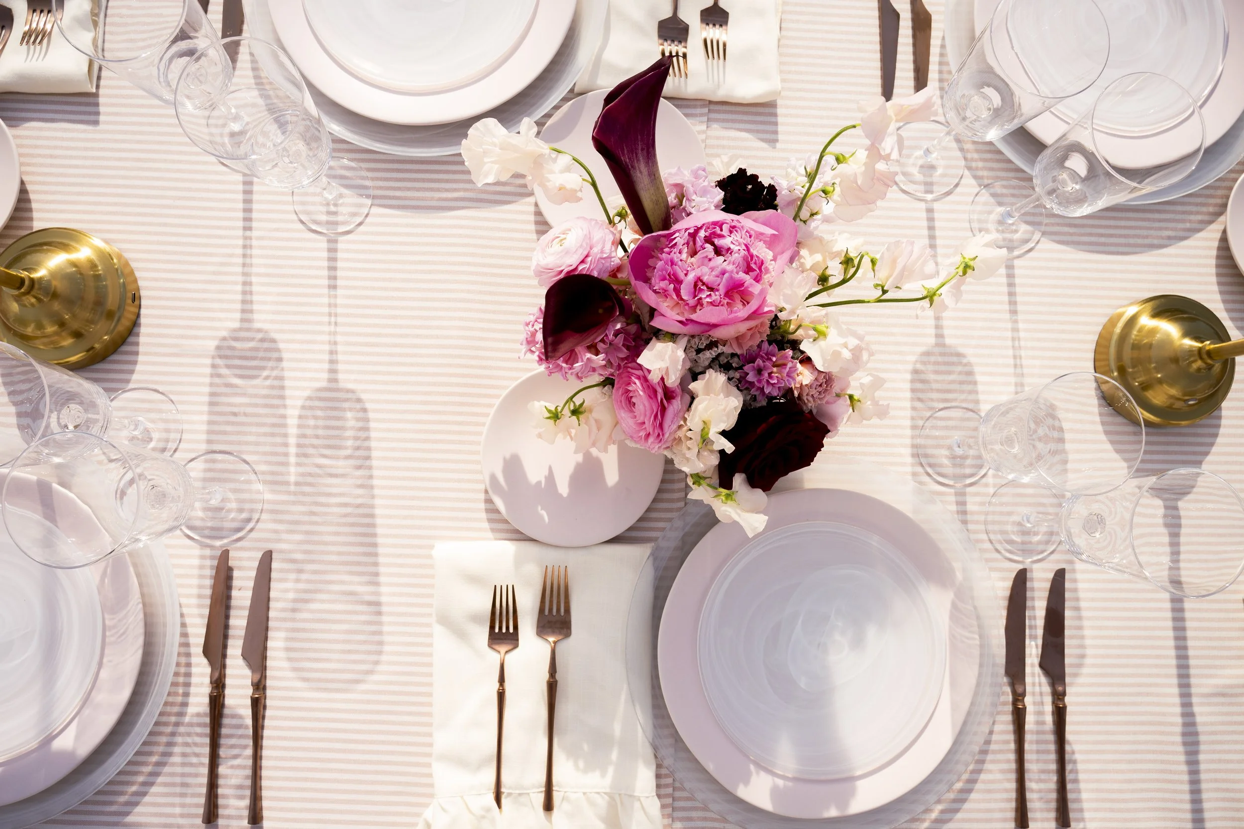brand-dinner-intimate-backyard-celebration-lamps-luxury-tableware-flatware-modern-glassware-alabaster-plates_015.jpg