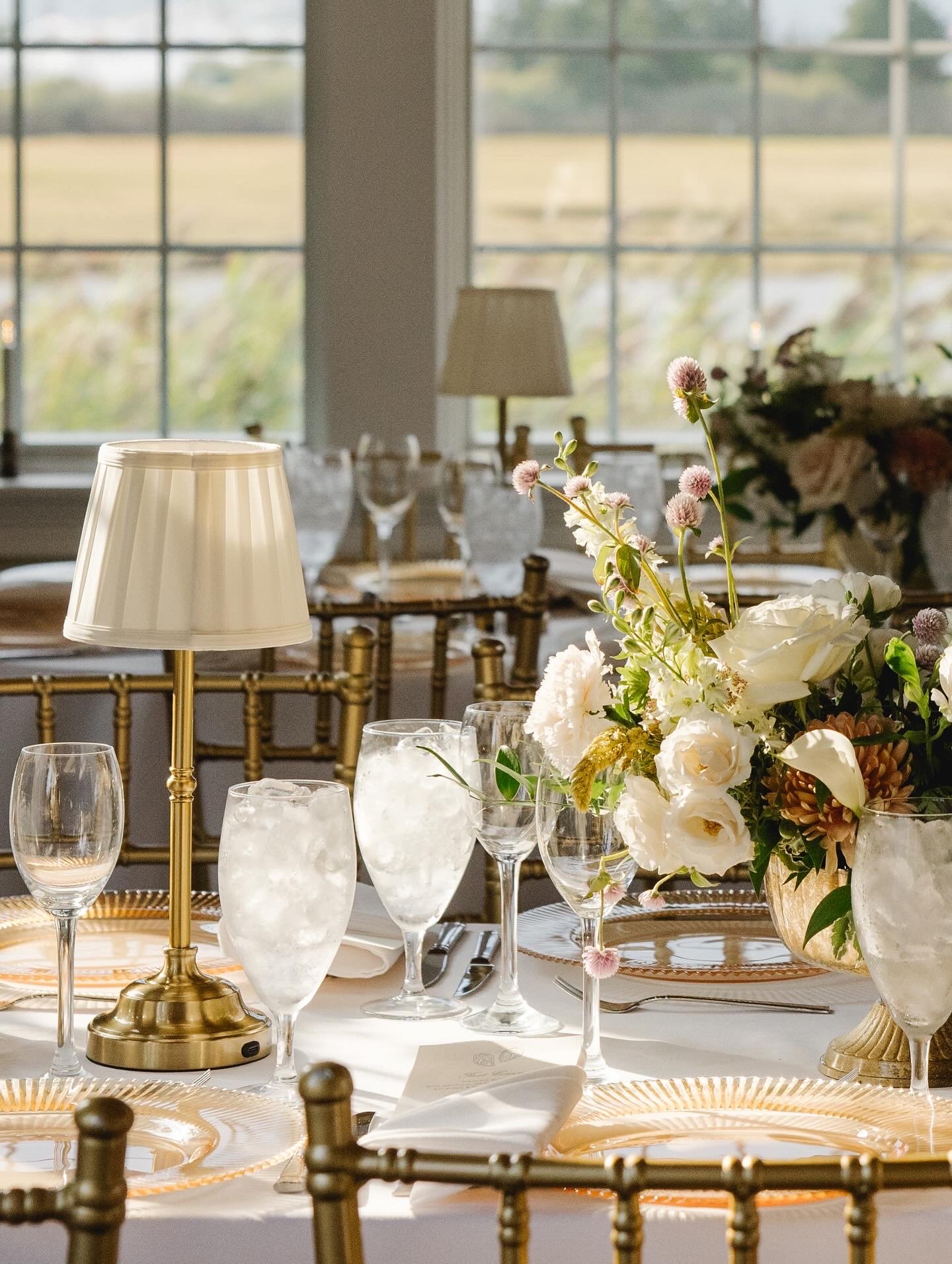 bonnet-island-estate-luxury-wedding-tableware-glassware-charger-flatware_linens_dinnerware_7.jpeg