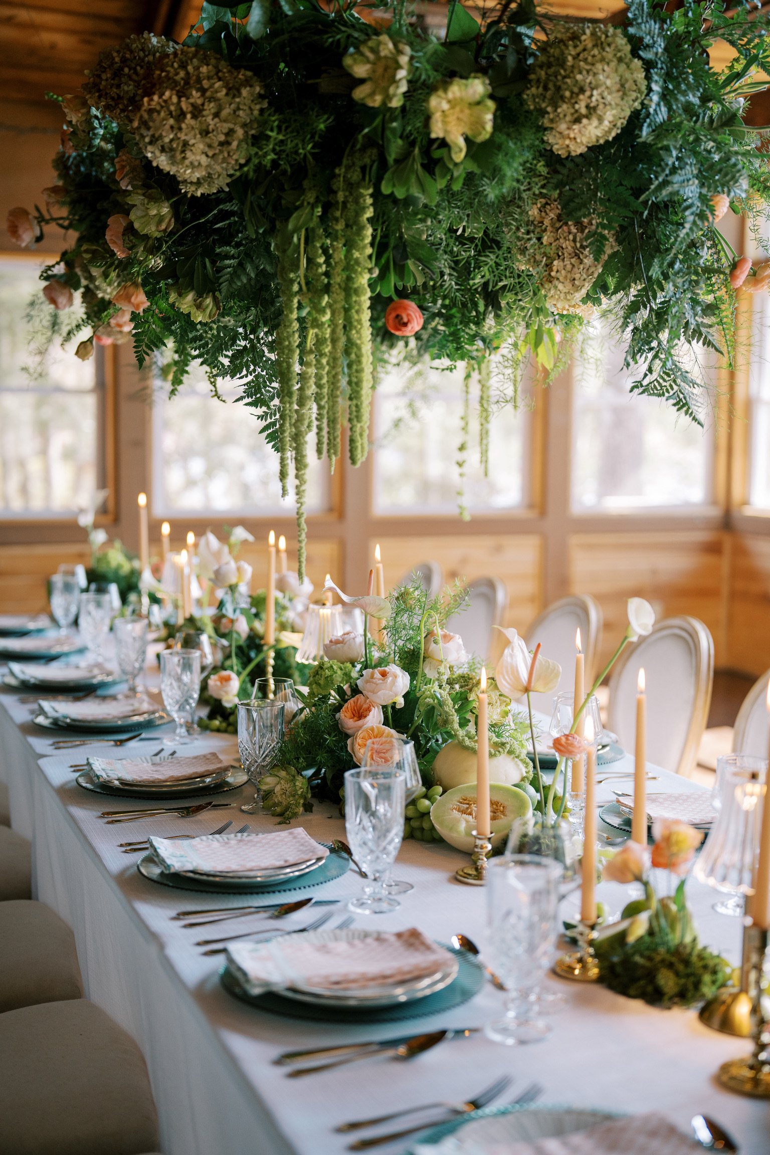 haute-feast-catering-micro-wedding-luxury-tableware-glassware-charger-flatware_3.jpg