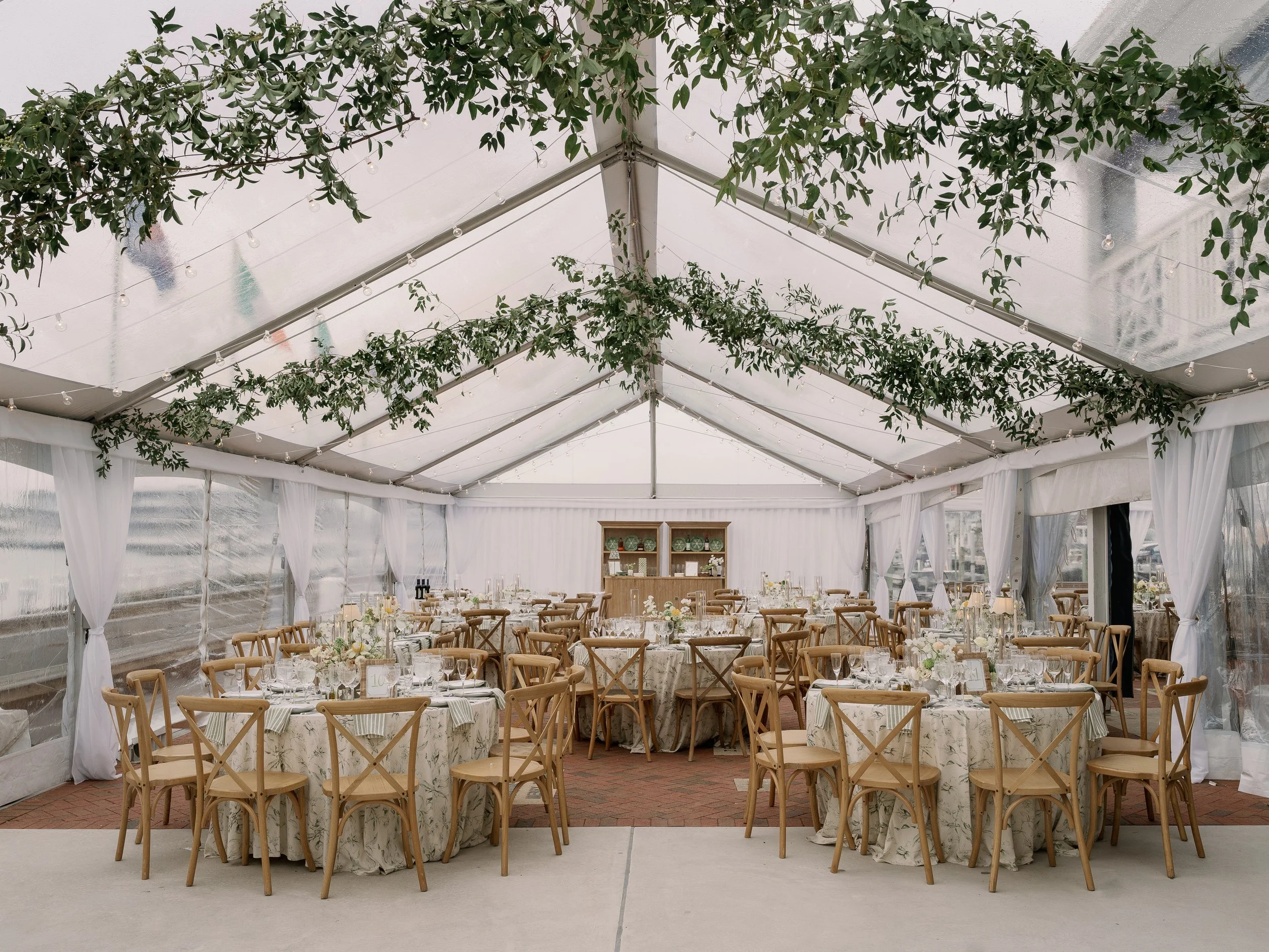 little-egg-harbor-yacht-club-tented-wedding-glassware-lamps-charger-plate_04.jpg