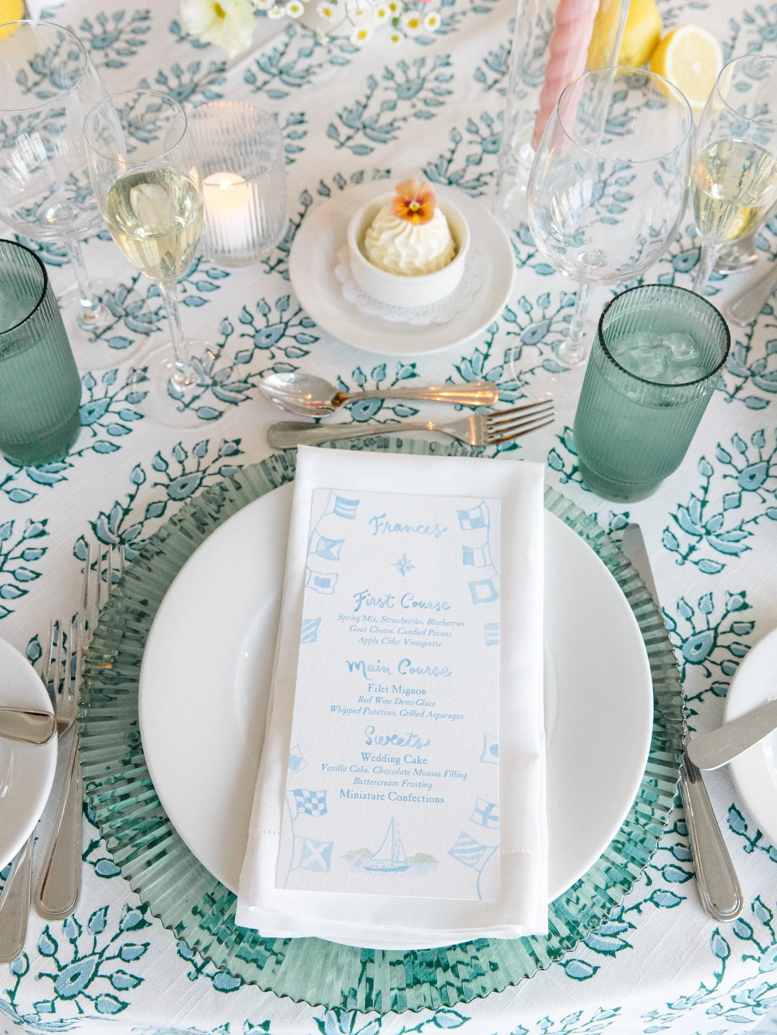 bayhead-yacht-club-wedding-luxury-tableware-glassware-charger-flatware_5.jpeg