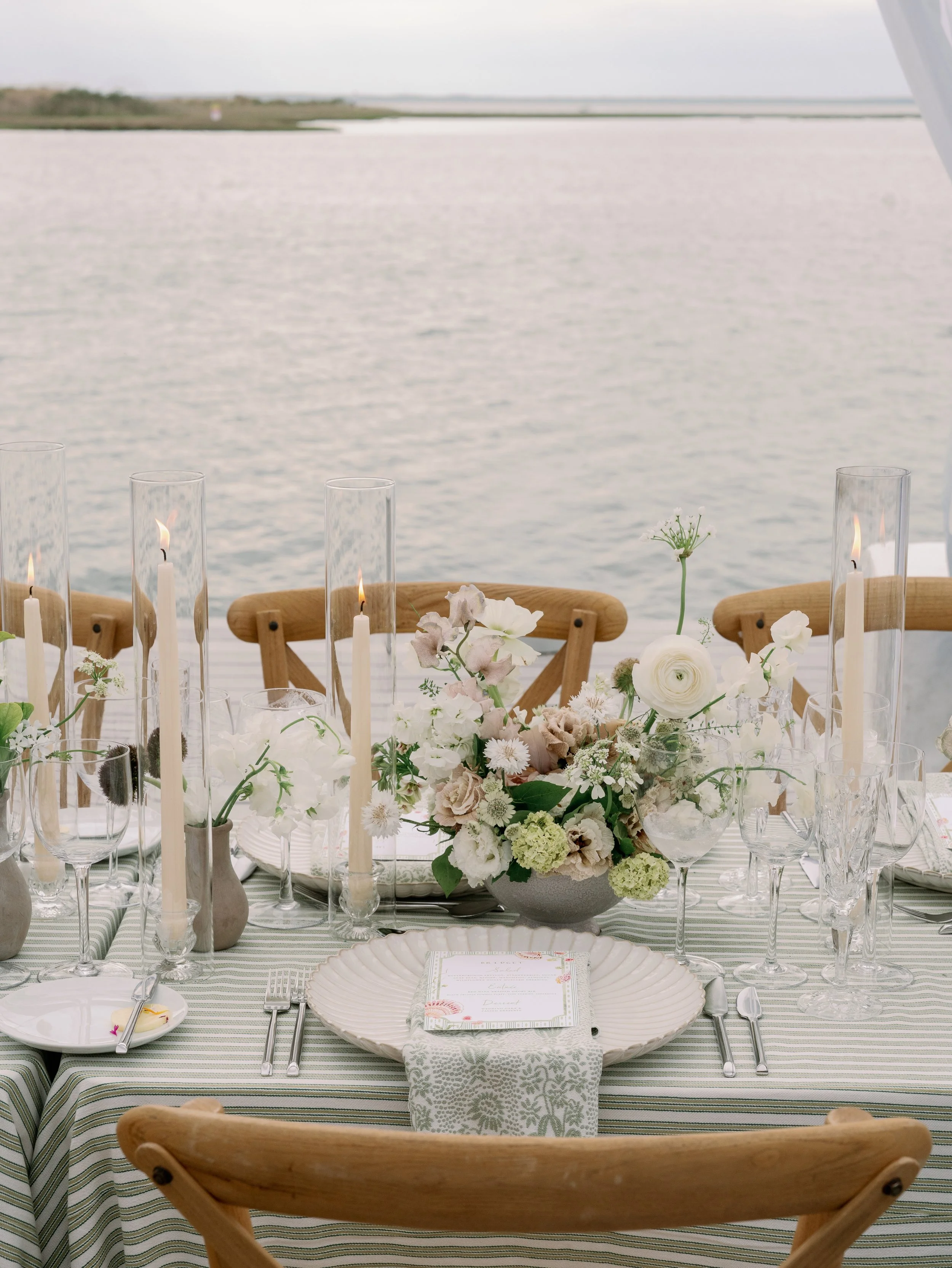little-egg-harbor-yacht-club-tented-wedding-glassware-lamps-charger-plate_015.jpg