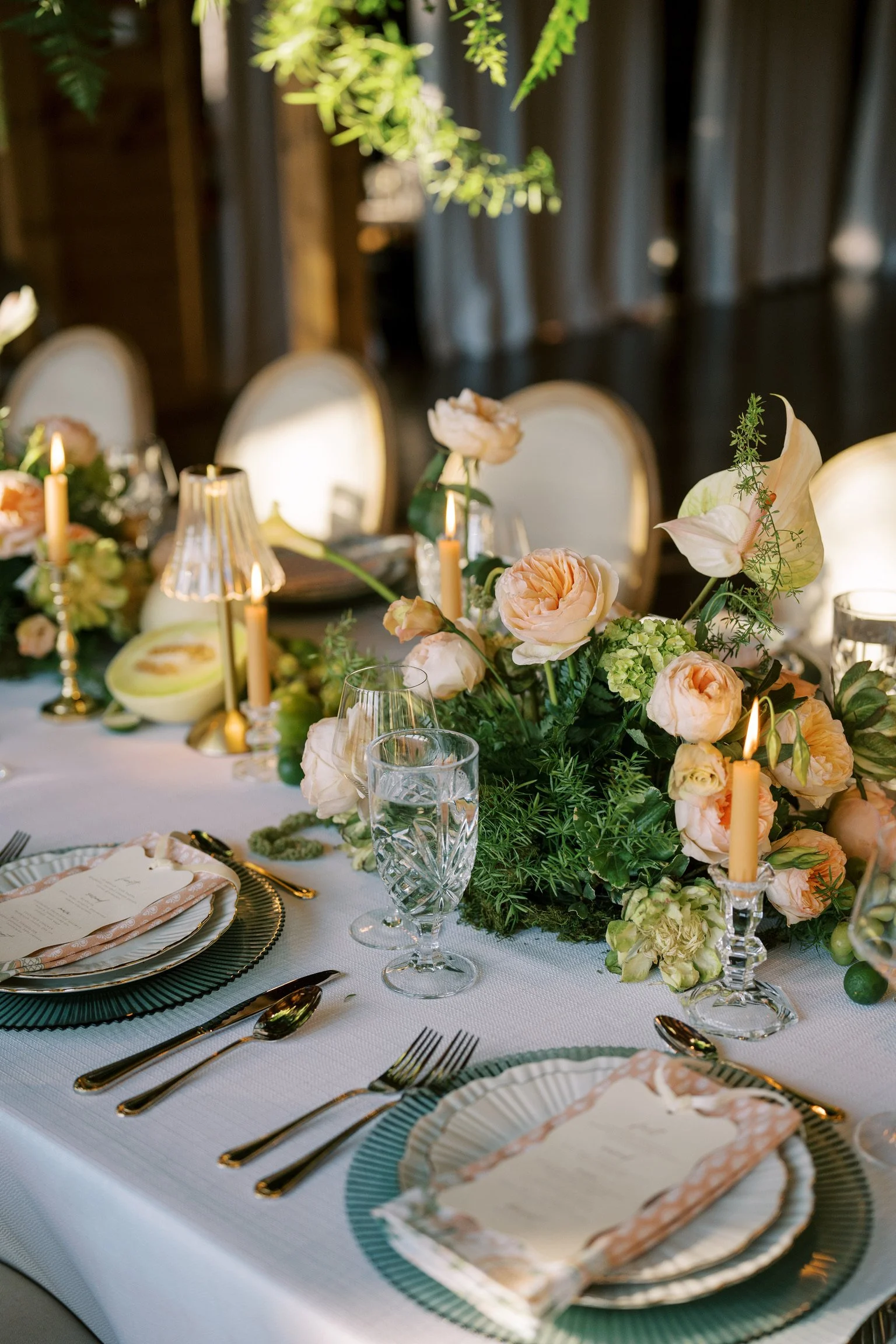 haute-feast-catering-micro-wedding-luxury-tableware-glassware-charger-flatware_5.jpg