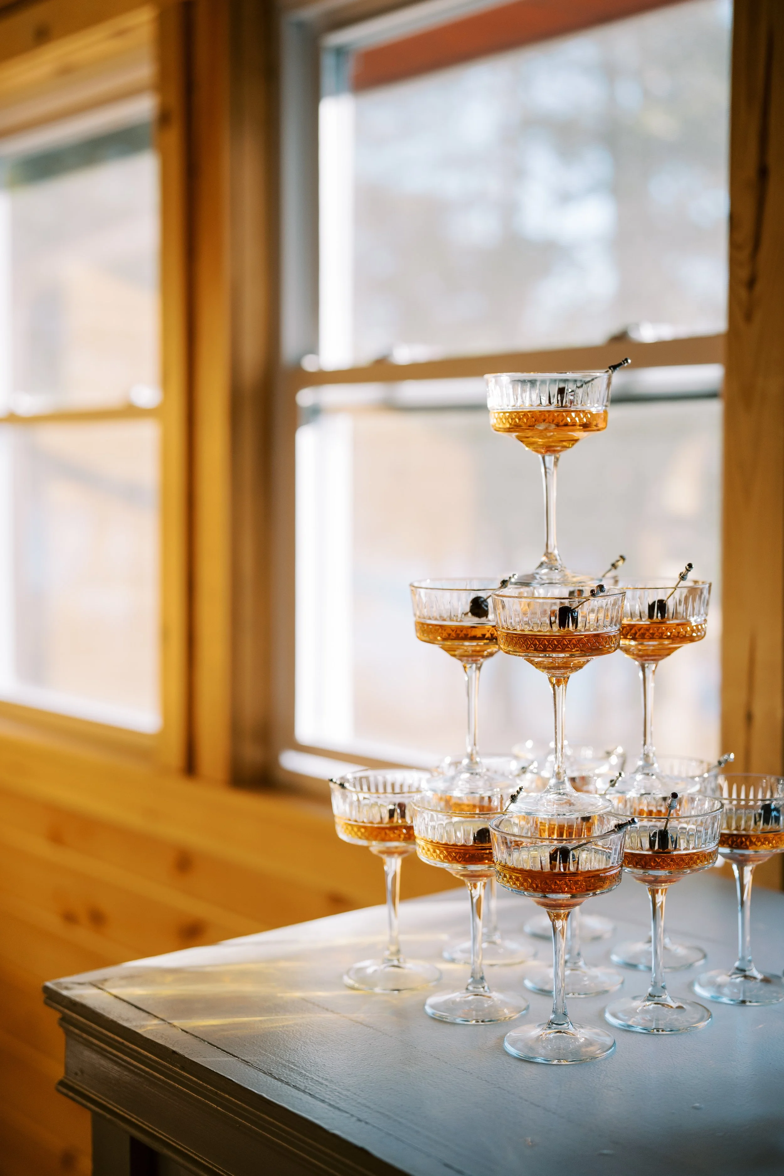 haute-feast-catering-micro-wedding-luxury-tableware-glassware-charger-flatware_16.jpg
