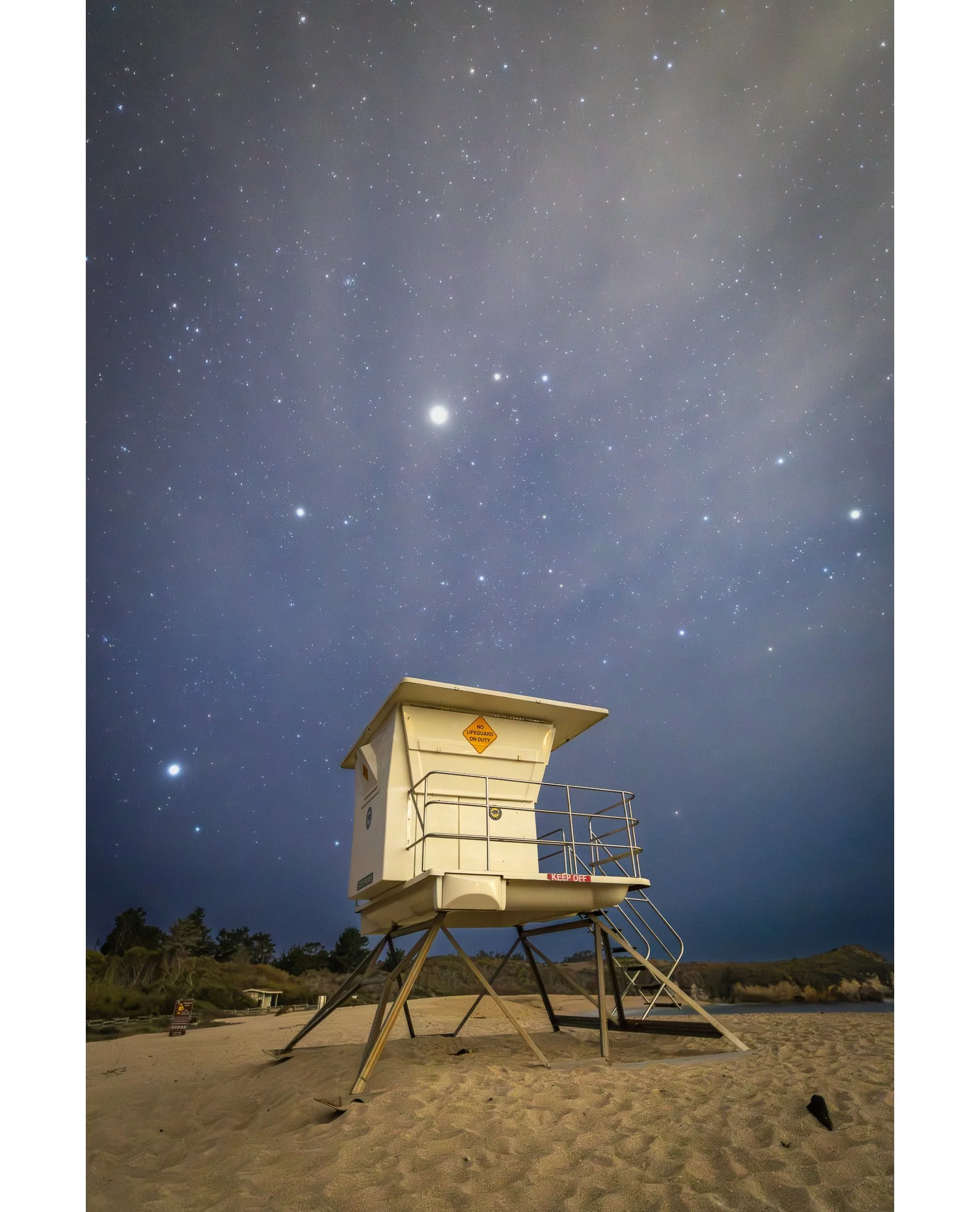 MONASTERY BEACH BY STARLIGHT

Back in December I visited my family in Cali and my Mom and Aunt and I visited Carmel - I'd never been - cute little shopping town by the sea! 

I tried to get to a couple cool stary sky locations, but it seems I've been