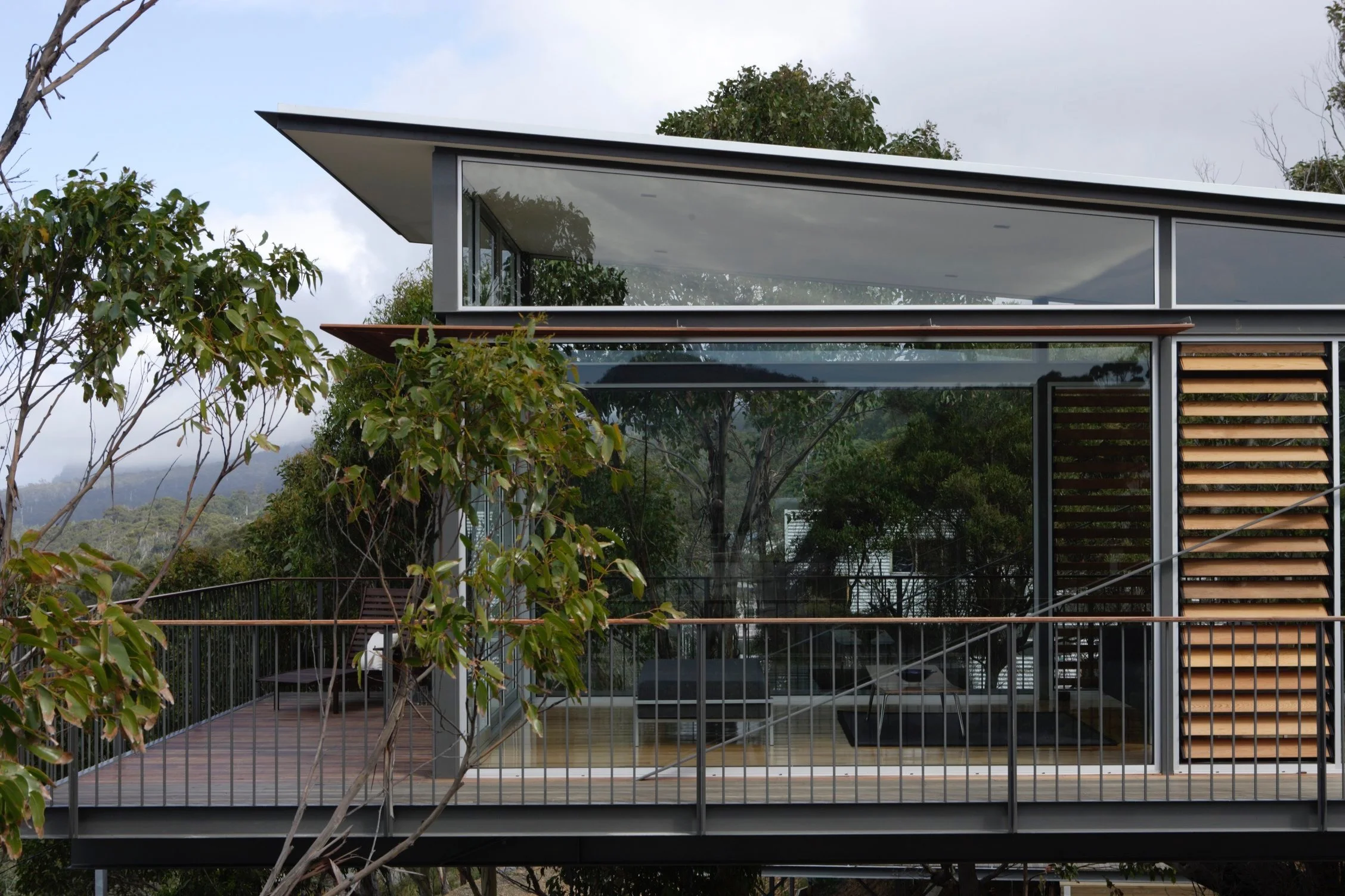 Pirates Bay House designed by Tanner Architects — Tanner Architects