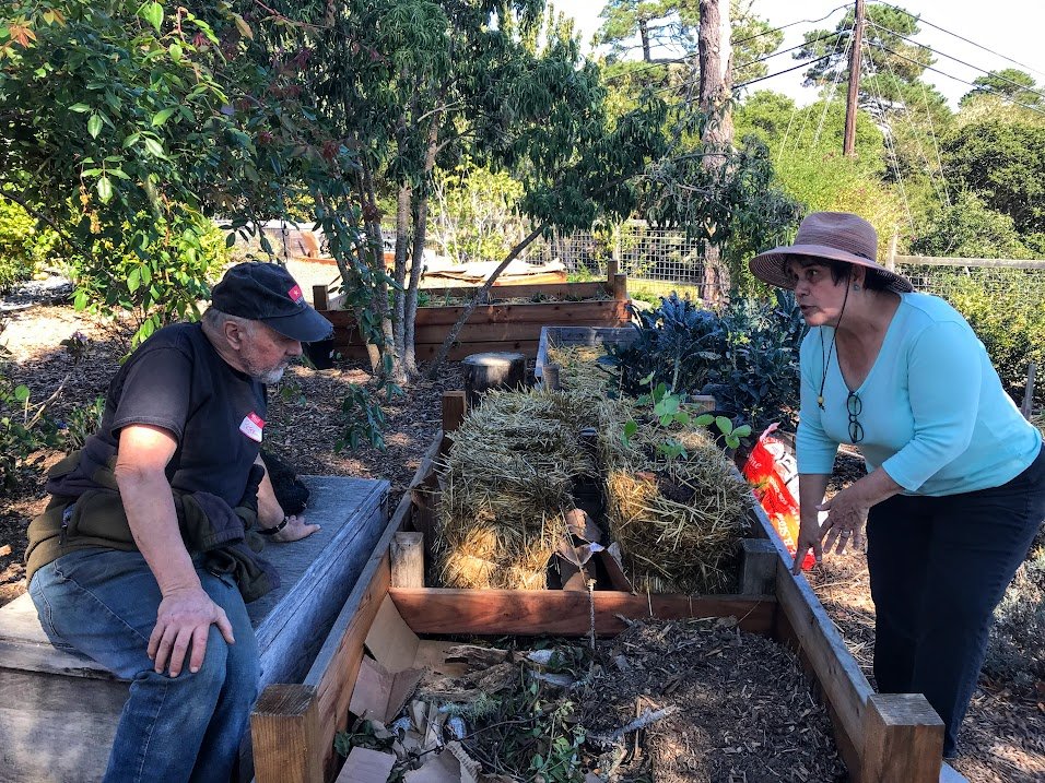 2022 Garden Tour: Mairi's Straw Bale Demo