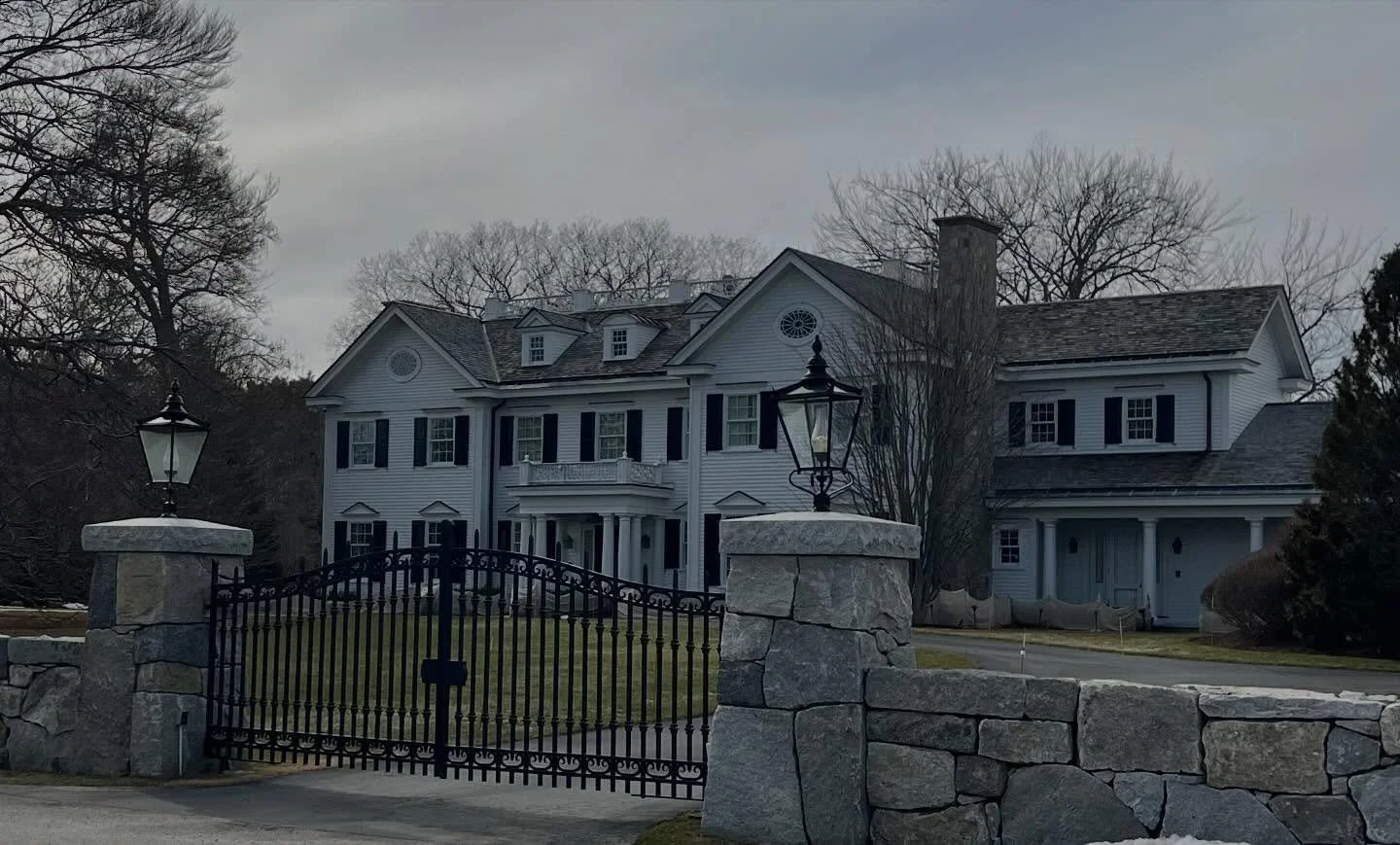 MMA is fortunate to start another project on the NewHampshire coast! Nearby sits our classical revival home getting ready for spring!
Architect | @morehousemacdonald 
Landscape architect | @piscataqualandscaping 
GC | @reguaneb 
Interior Designer | @