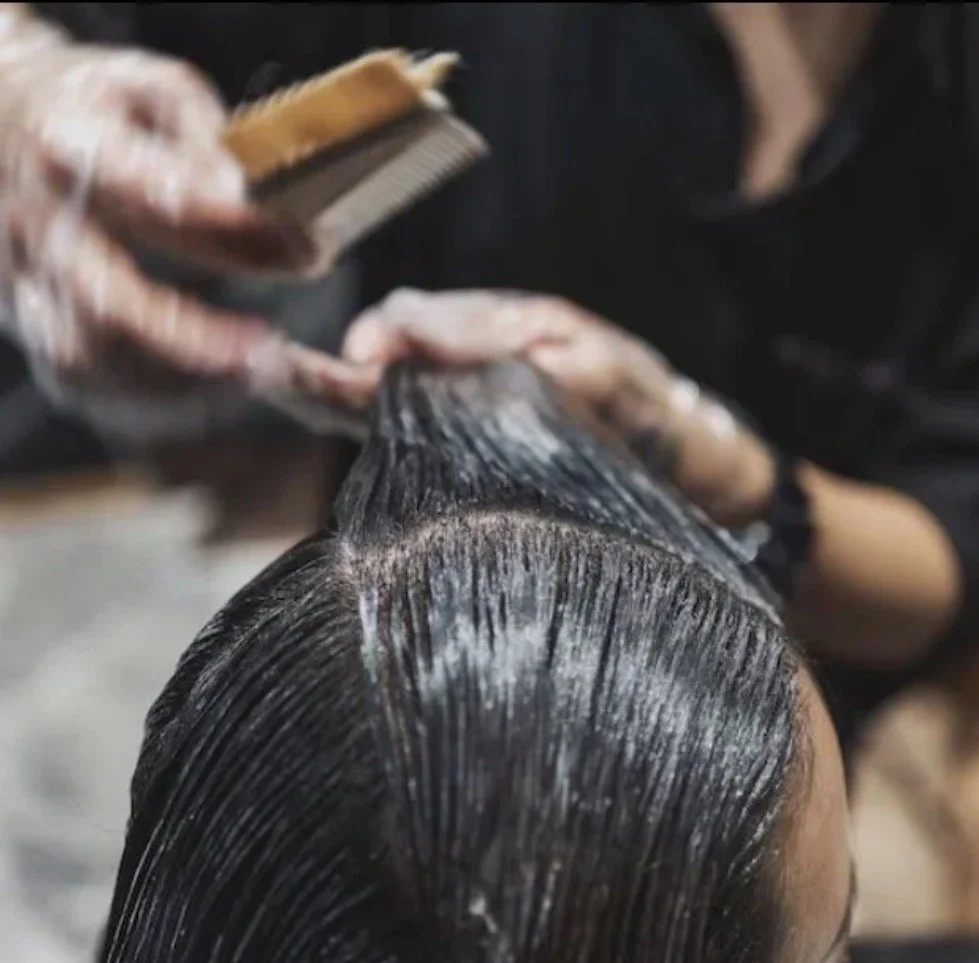 Hair Relaxers vs. Hair Straightening Treatments: What’s the Difference and Why It Matters