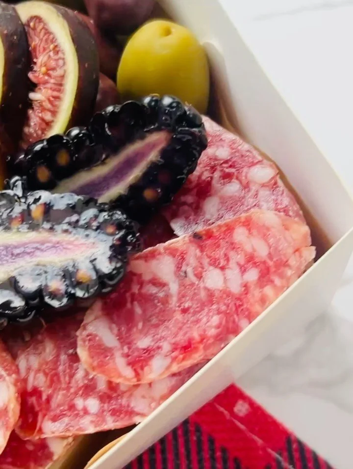 🎄&rsquo;Tis the season for gourmet food and easy hosting. Order your graze box now for your holiday table! 🧀

#briarhillgourmet #holidayhosting #charcuteriebox