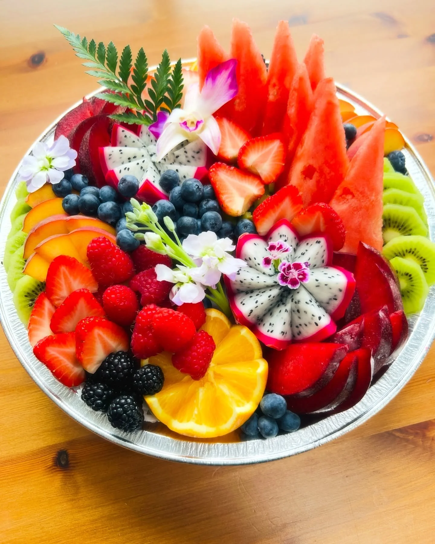 ✨Beautiful food is meant to be shared. Get in touch to order your next spread. 🍷🧀 🍇

#briarhillgourmet #charcuteriebox #gourmetfood #northofthe6ix #simcoecountyliving