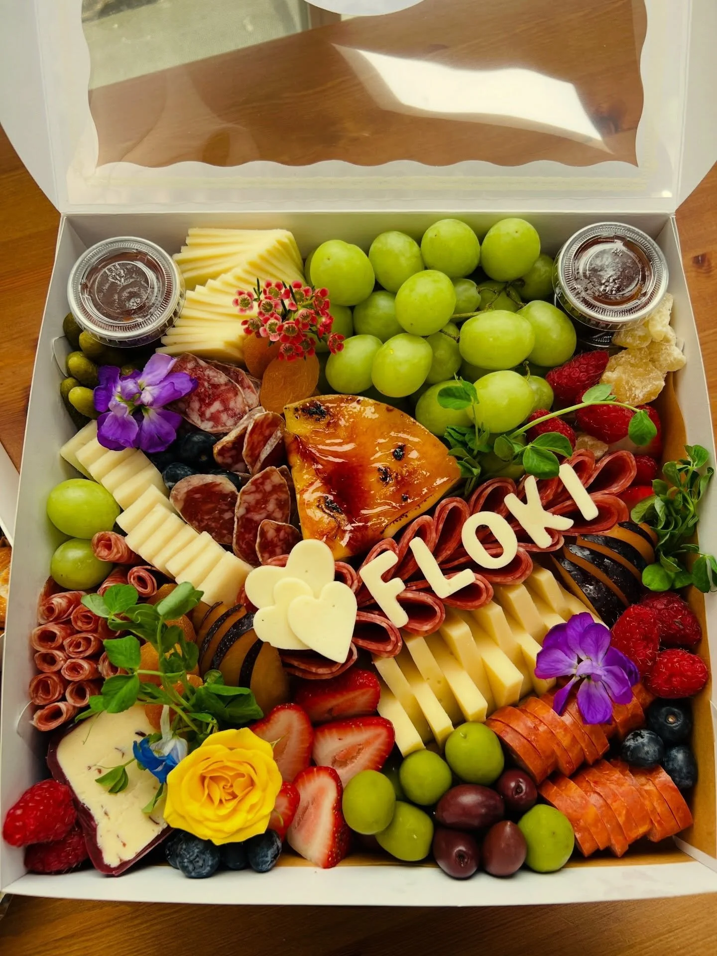 ✨A big thank you, done right 🧀🍇

Made for some very good humans, from a very loved pup named Floki 🐶

#briarhillgourmet #dogsitting #gourmetfood #barrieontario #innisfilbeach