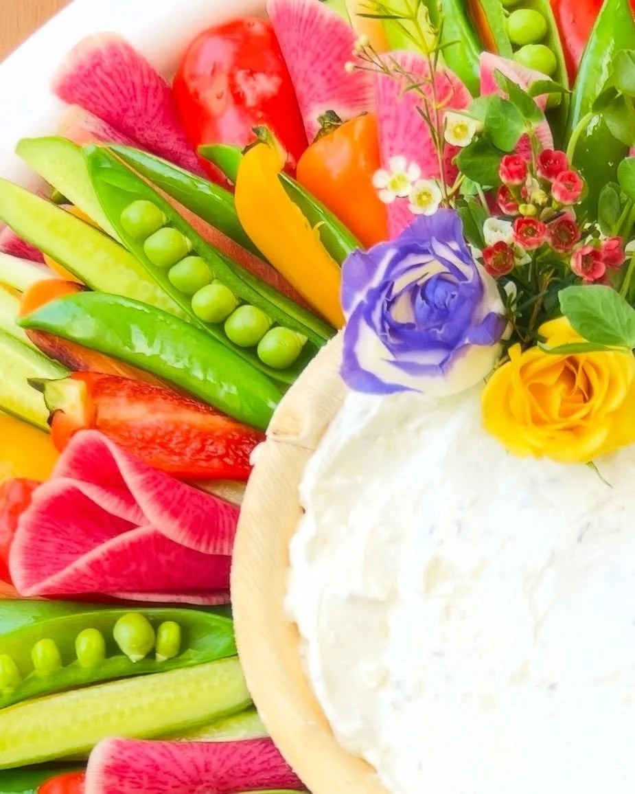 ✨ Spring Garden Graze Platter 🫛🌶️🥒🥕🫜

DOUBLE TAP if you need one at your next event. ✨

#briarhillgourmet #veggielove #crudit&eacute;s #gourmetfood #catering