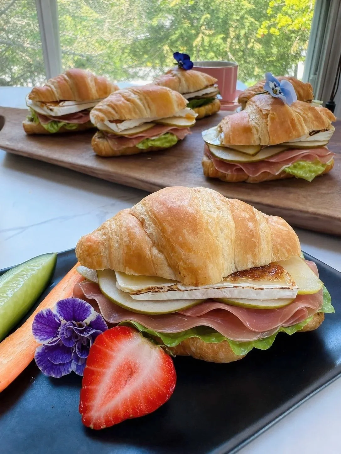 prosciutto+and+brie+croissant.jpg